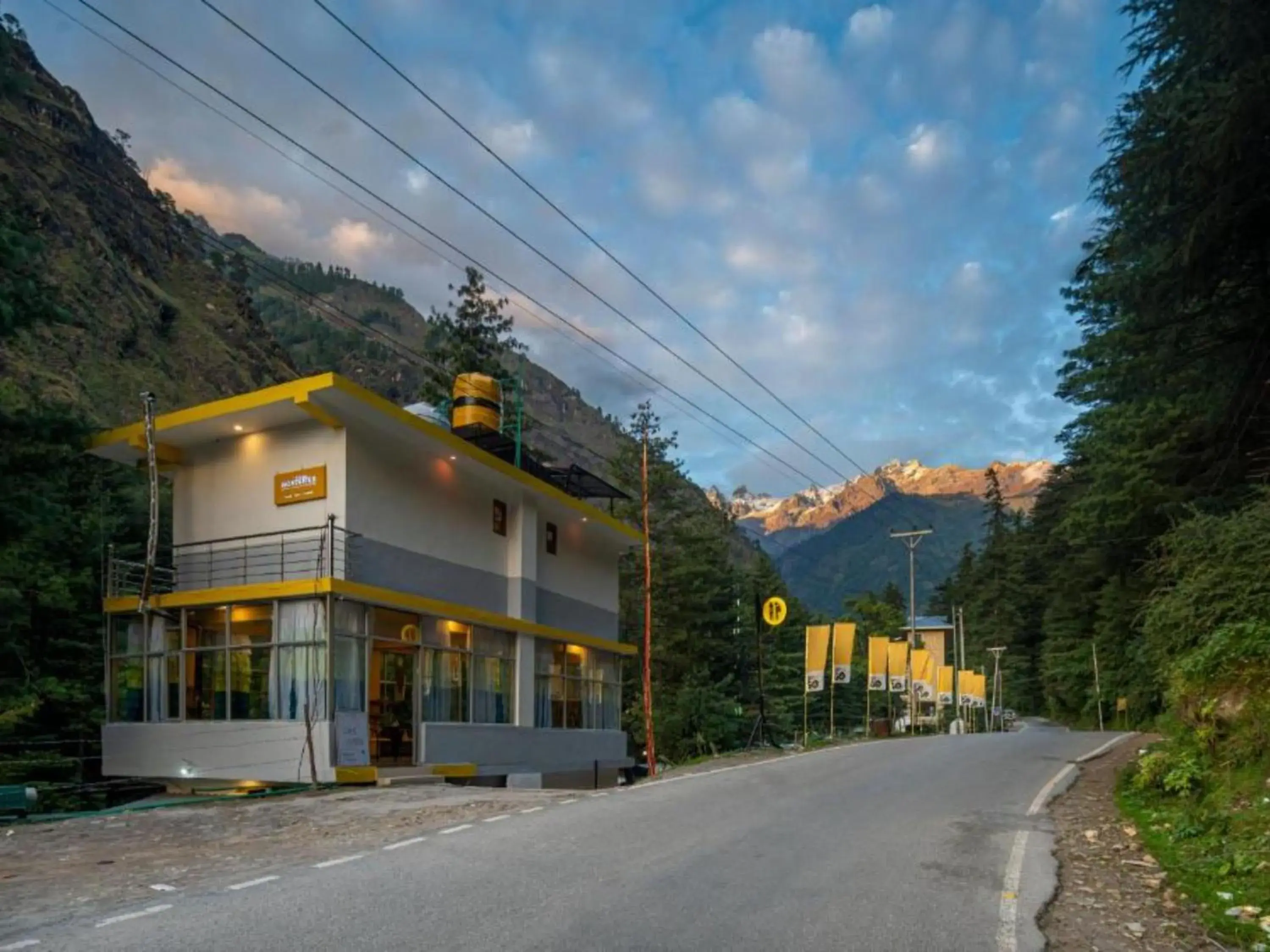 Property building in The Hosteller Kasol, Riverside Property building in The Hosteller Kasol, Riverside