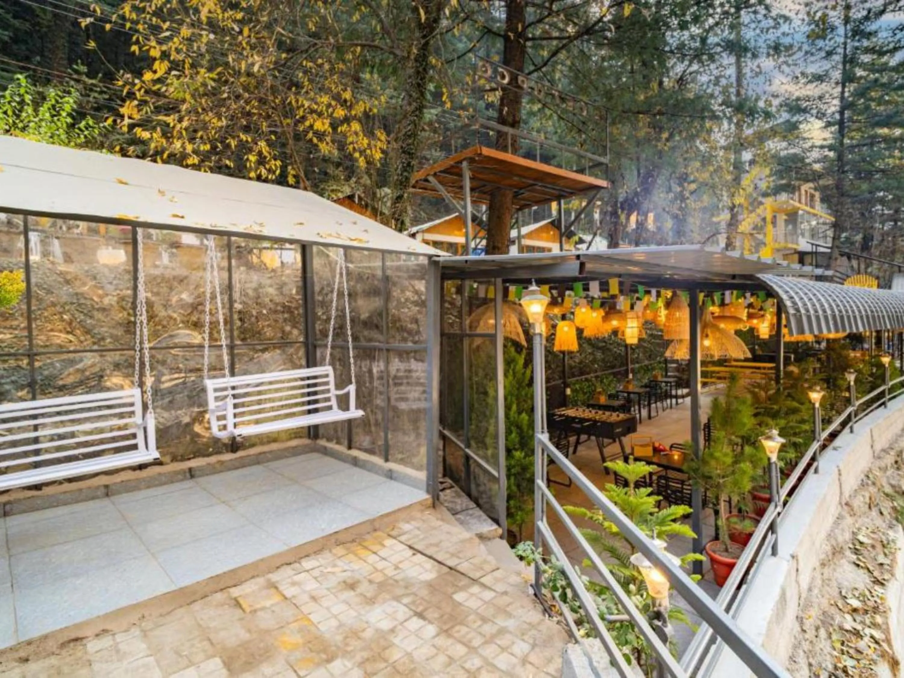 Day in The Hosteller Kasol, Riverside