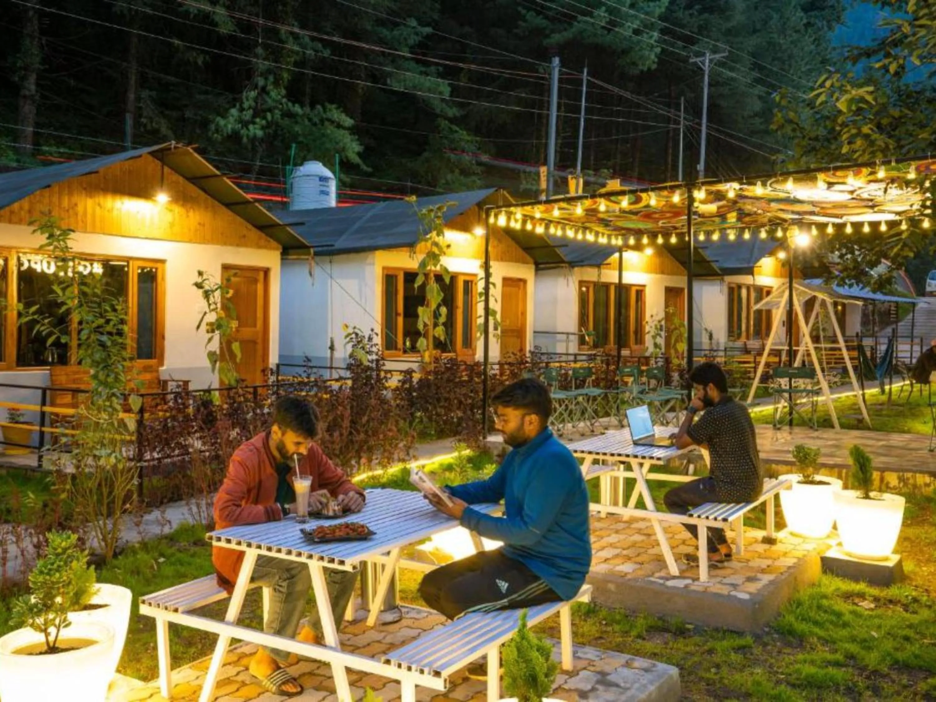 The Hosteller Kasol, Riverside