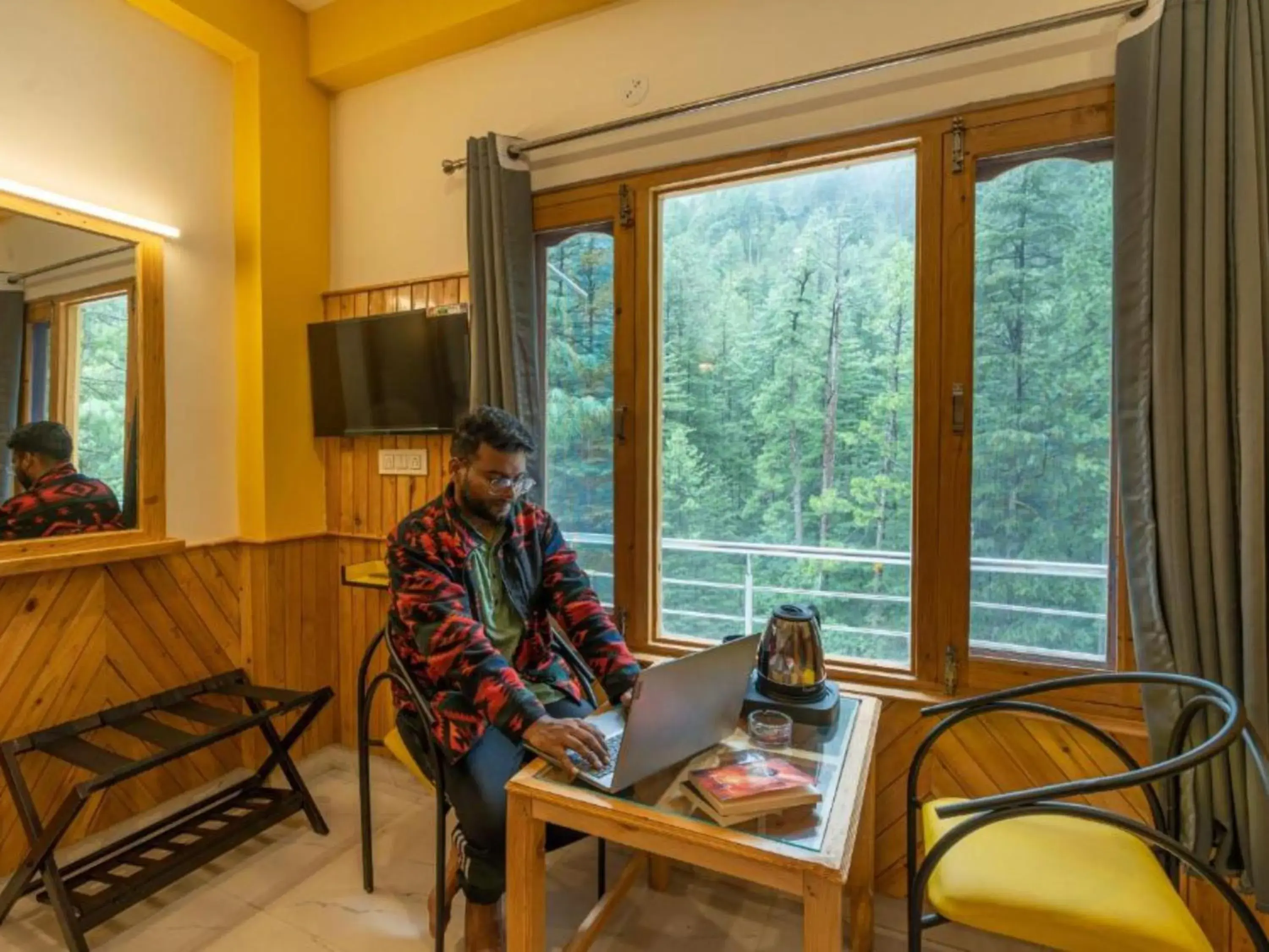 Deluxe Double Room in The Hosteller Kasol, Riverside Deluxe Double Room in The Hosteller Kasol, Riverside