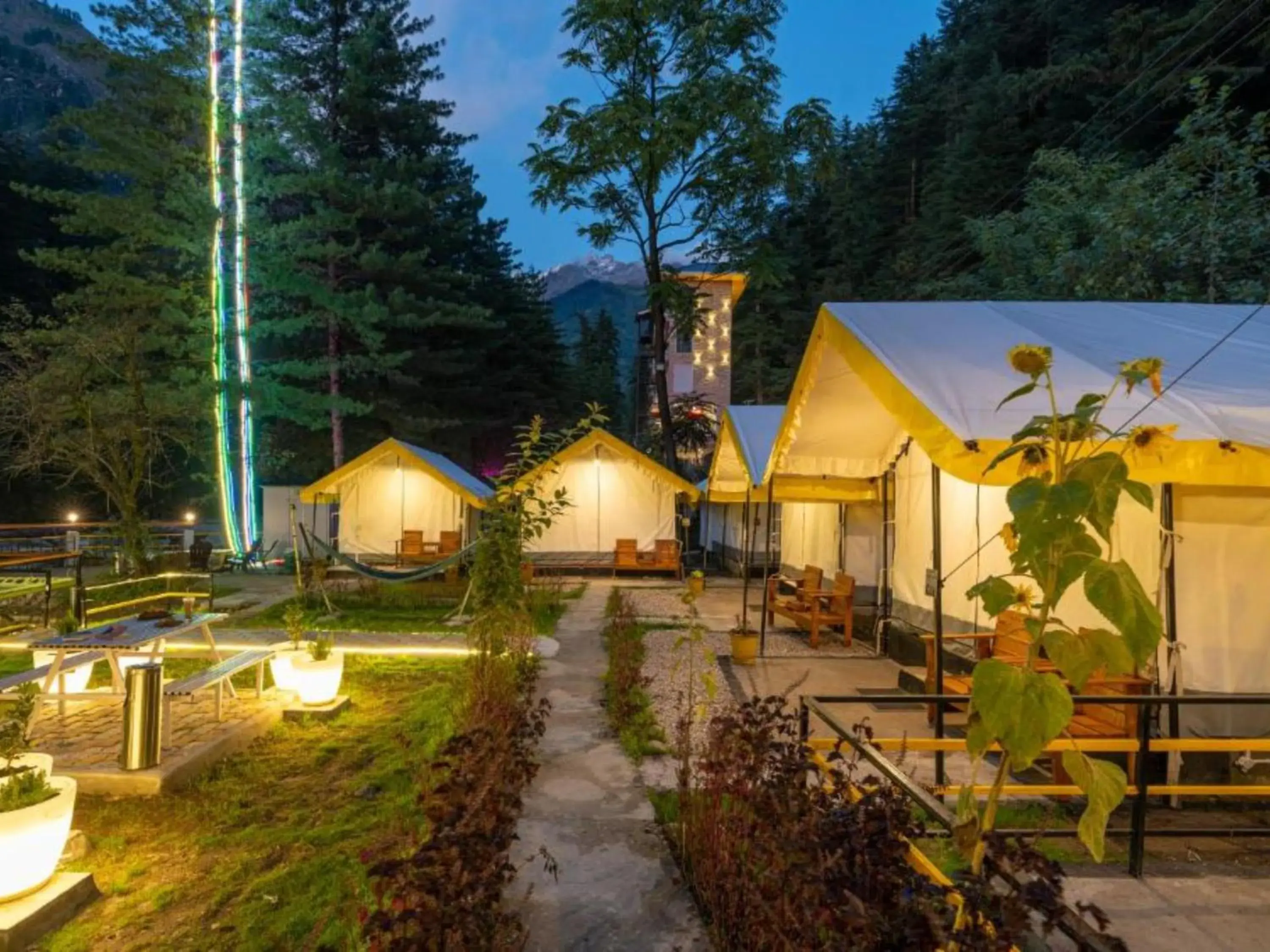 Property building in The Hosteller Kasol, Riverside Property building in The Hosteller Kasol, Riverside