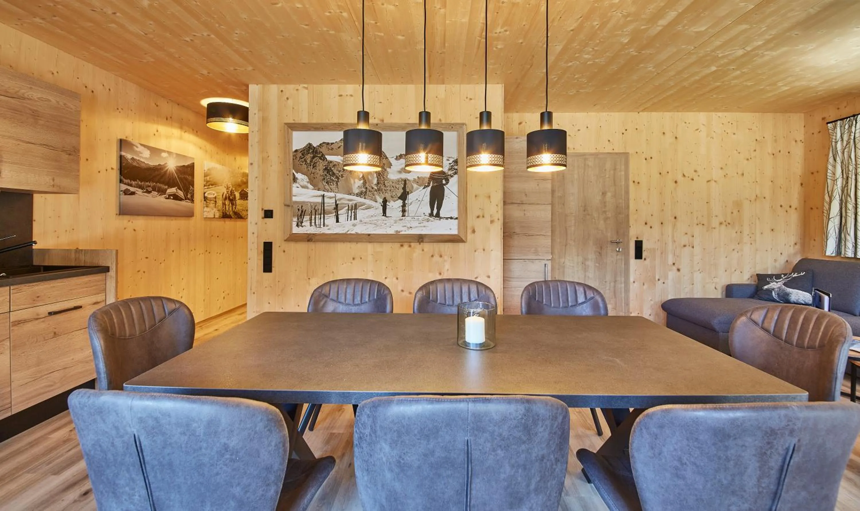 Dining area in AlpenParks Chalet & Apartment Steve Lodge Viehhofen