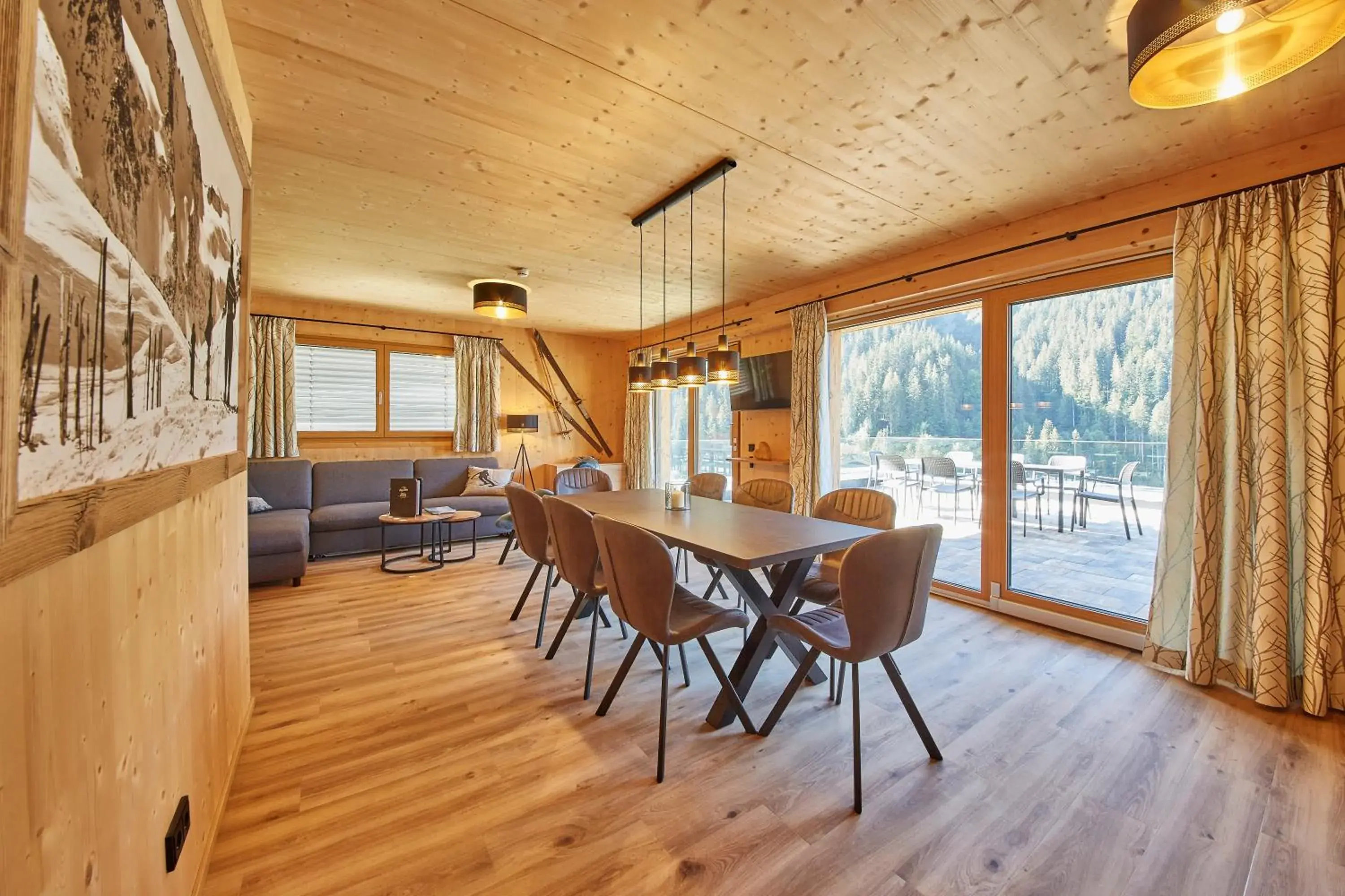 Dining area in AlpenParks Chalet & Apartment Steve Lodge Viehhofen Dining area in AlpenParks Chalet & Apartment Steve Lodge Viehhofen