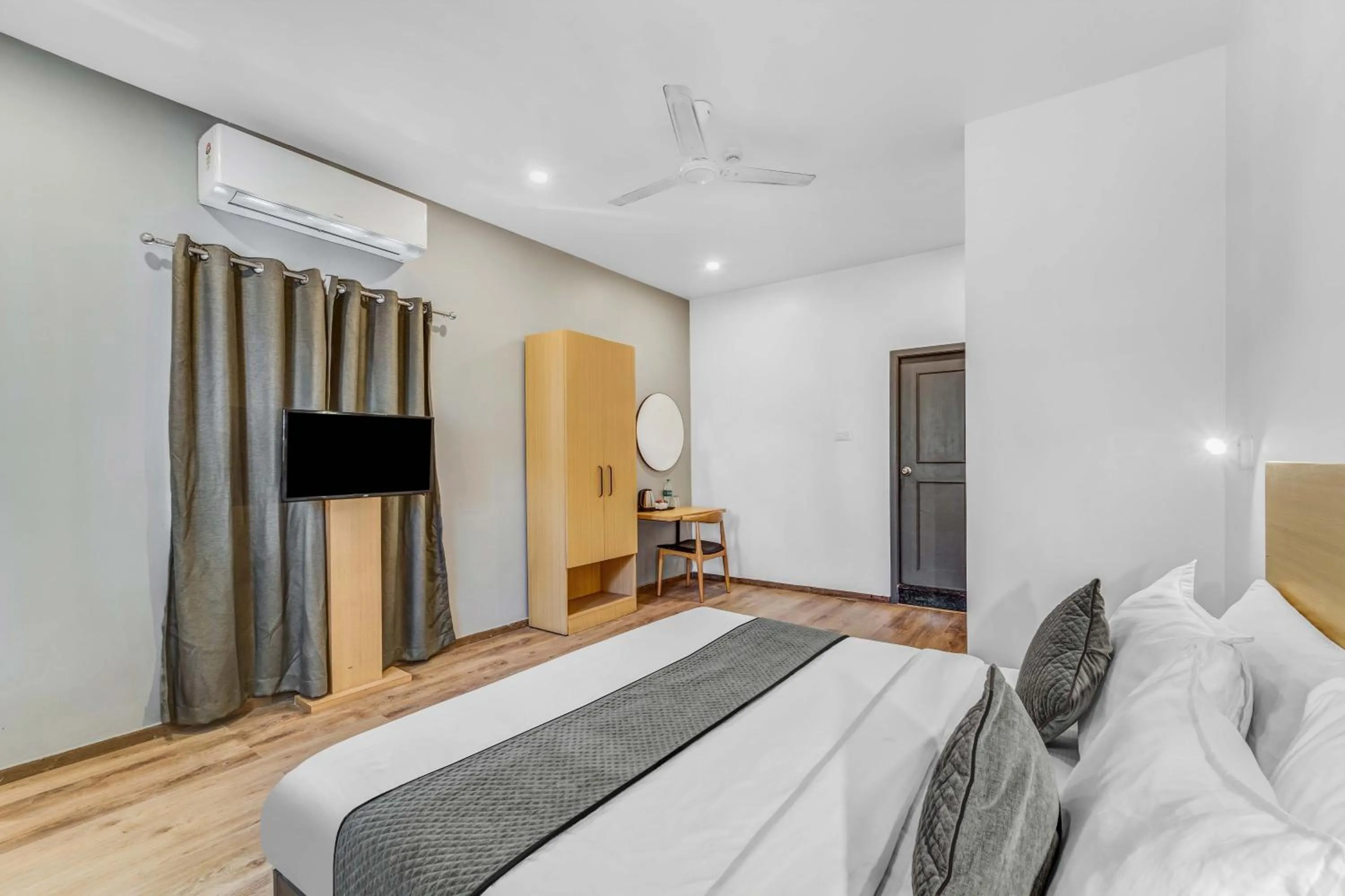 Bed in Rohaan Inn - UPAR Hotels Ashok Nagar