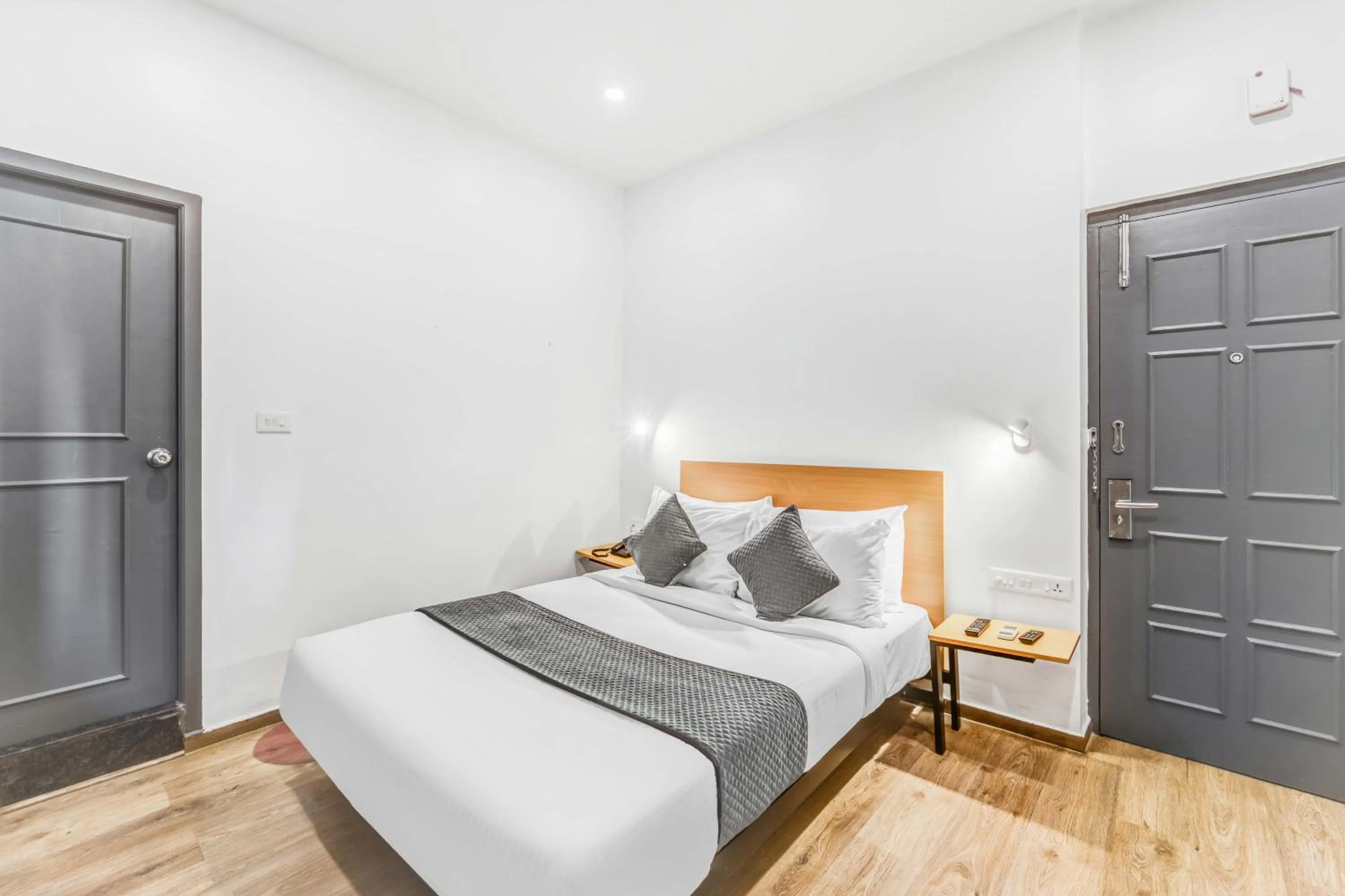 Bed in Rohaan Inn - UPAR Hotels Ashok Nagar