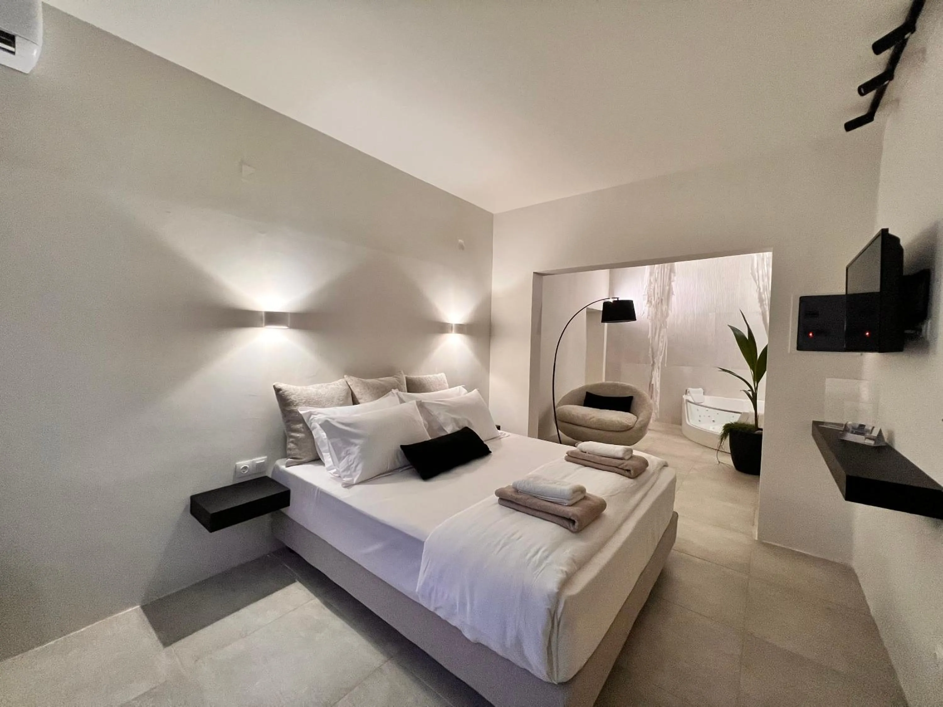 Perla Coco Jacuzzi Suites