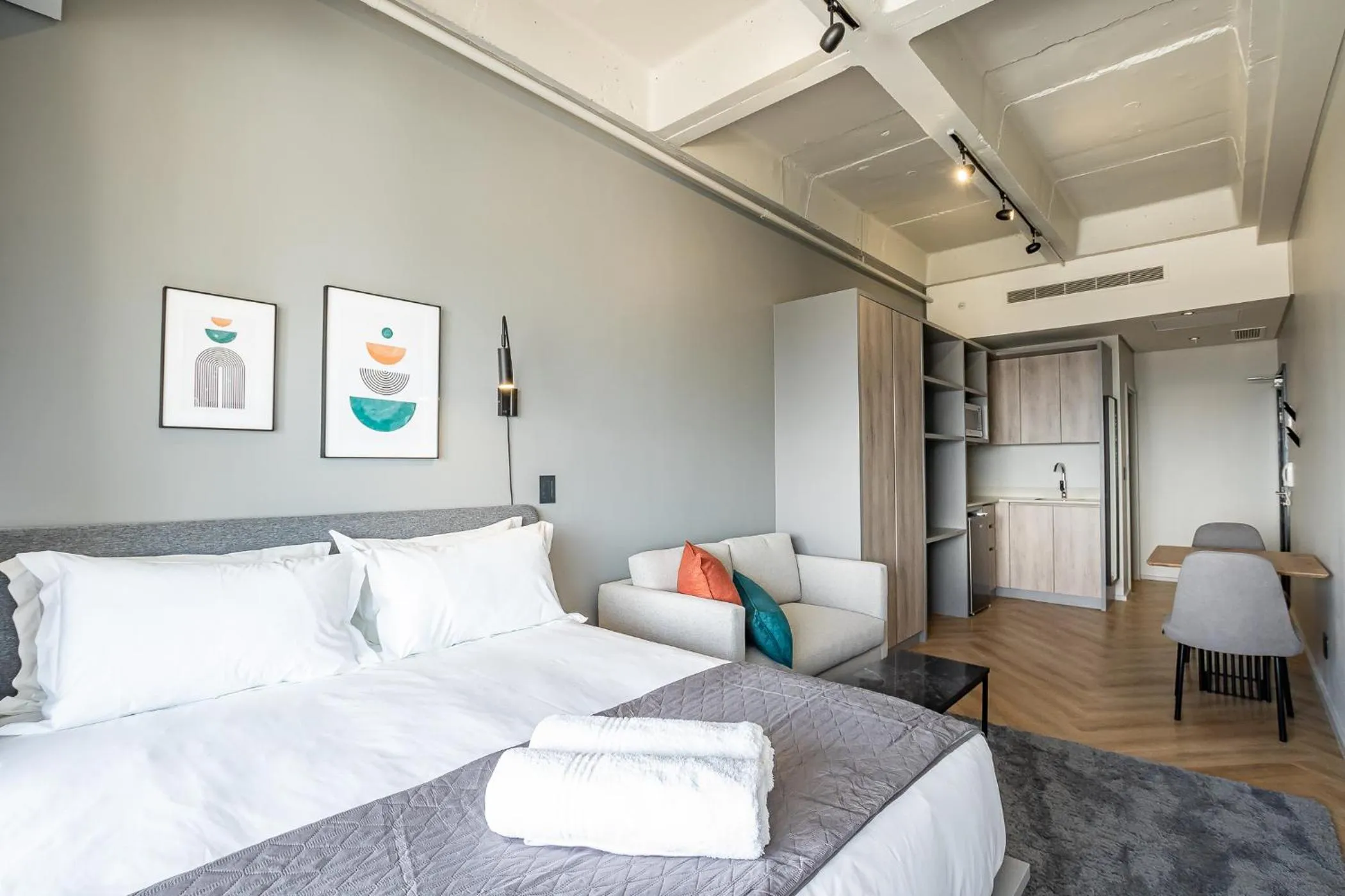 Bed in One Thibault Hotel by ITC Hospitality