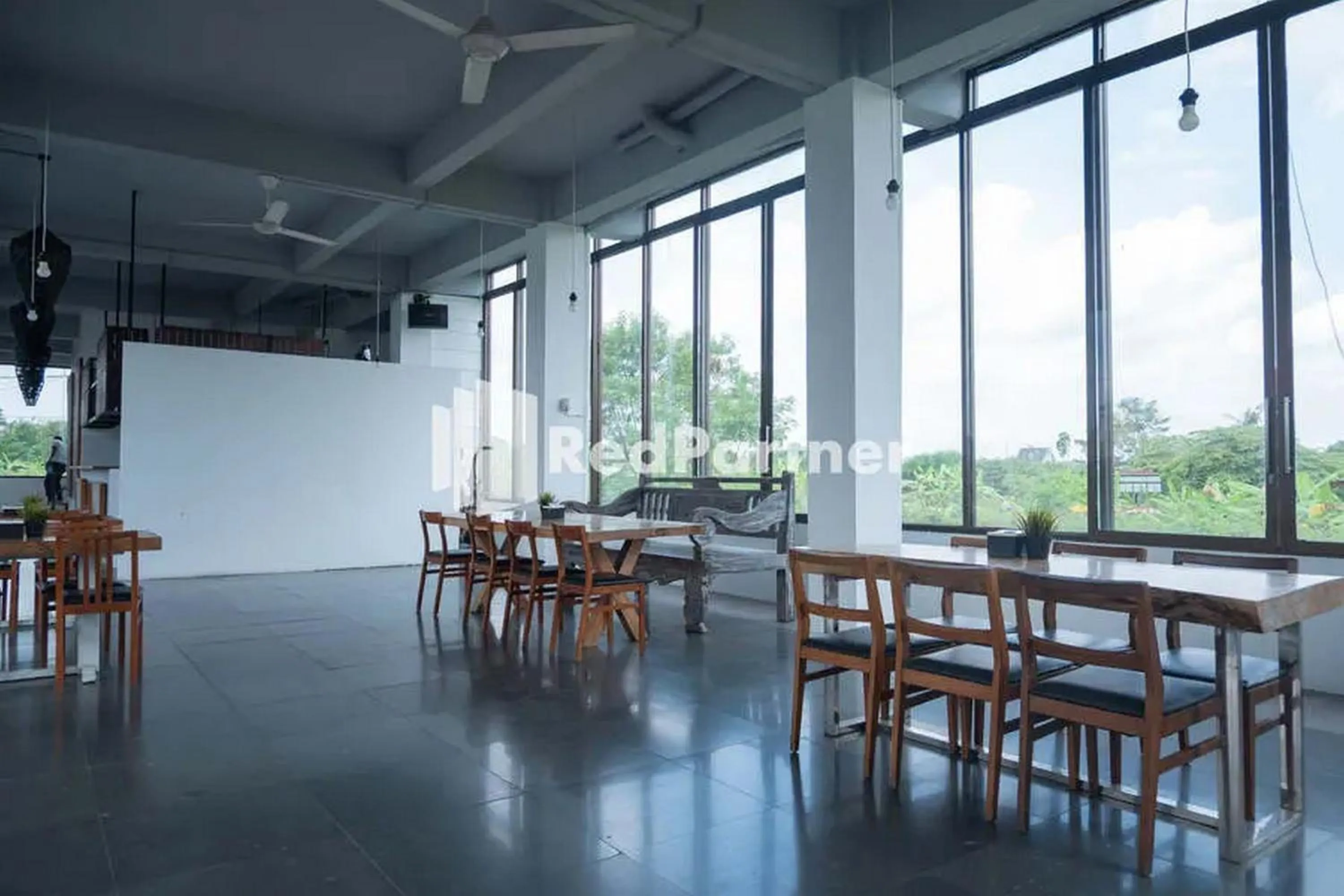 Dining area in Sawah Joglo Boutique Villa Mitra RedDoorz