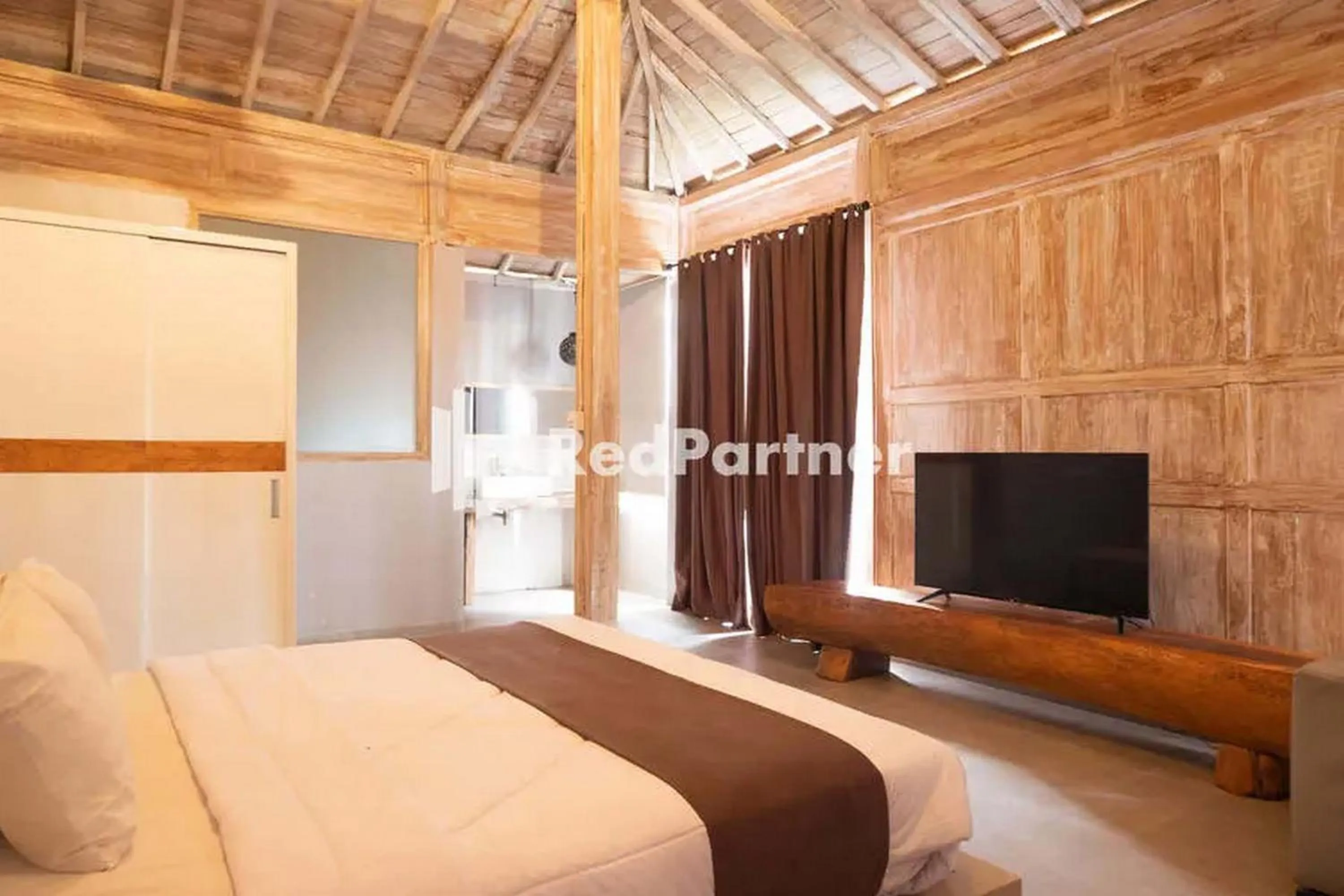 Bedroom, Bed in Sawah Joglo Boutique Villa Mitra RedDoorz