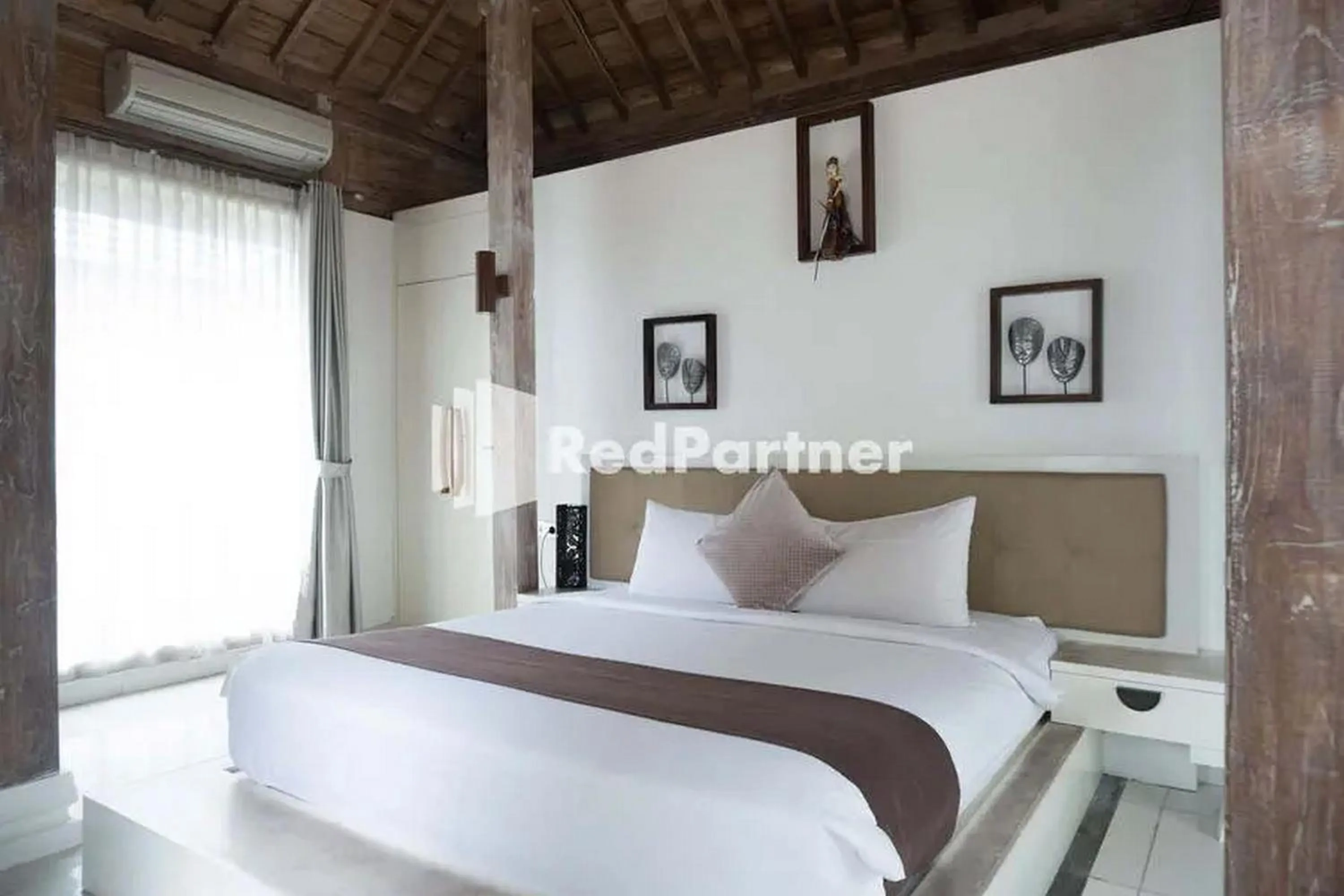 Bedroom, Bed in Sawah Joglo Boutique Villa Mitra RedDoorz