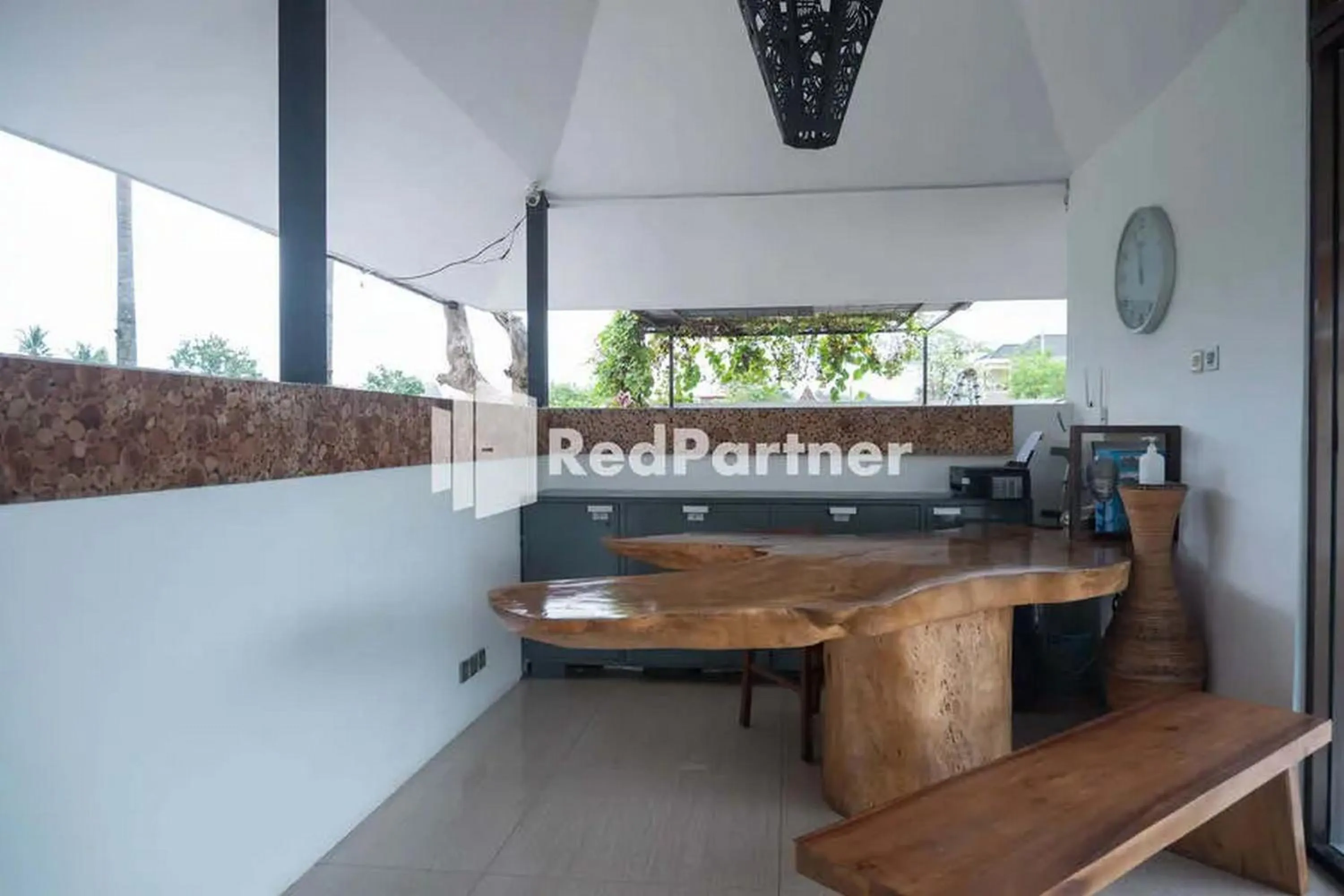 Dining area in Sawah Joglo Boutique Villa Mitra RedDoorz