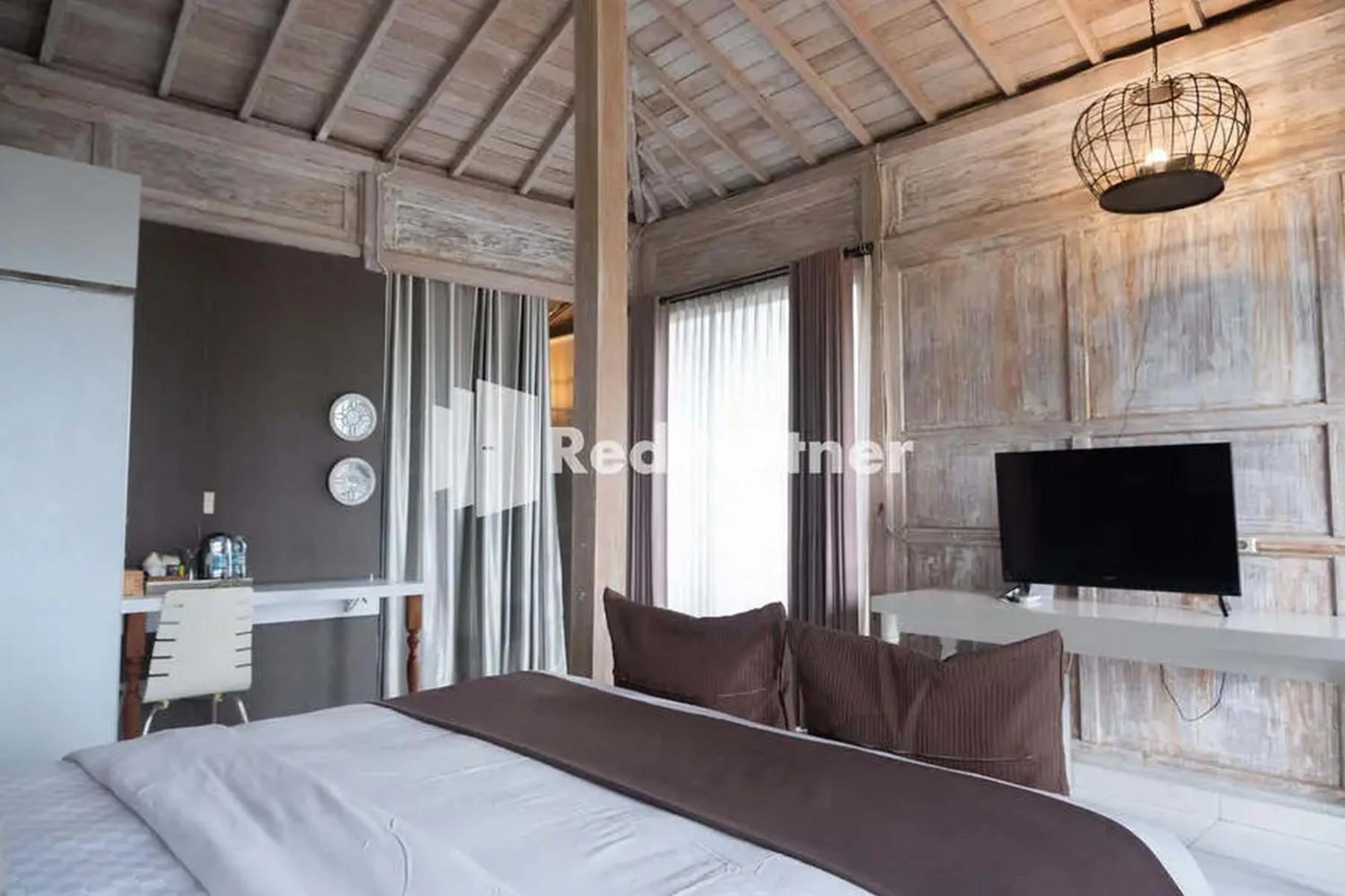 Bedroom, Bed in Sawah Joglo Boutique Villa Mitra RedDoorz