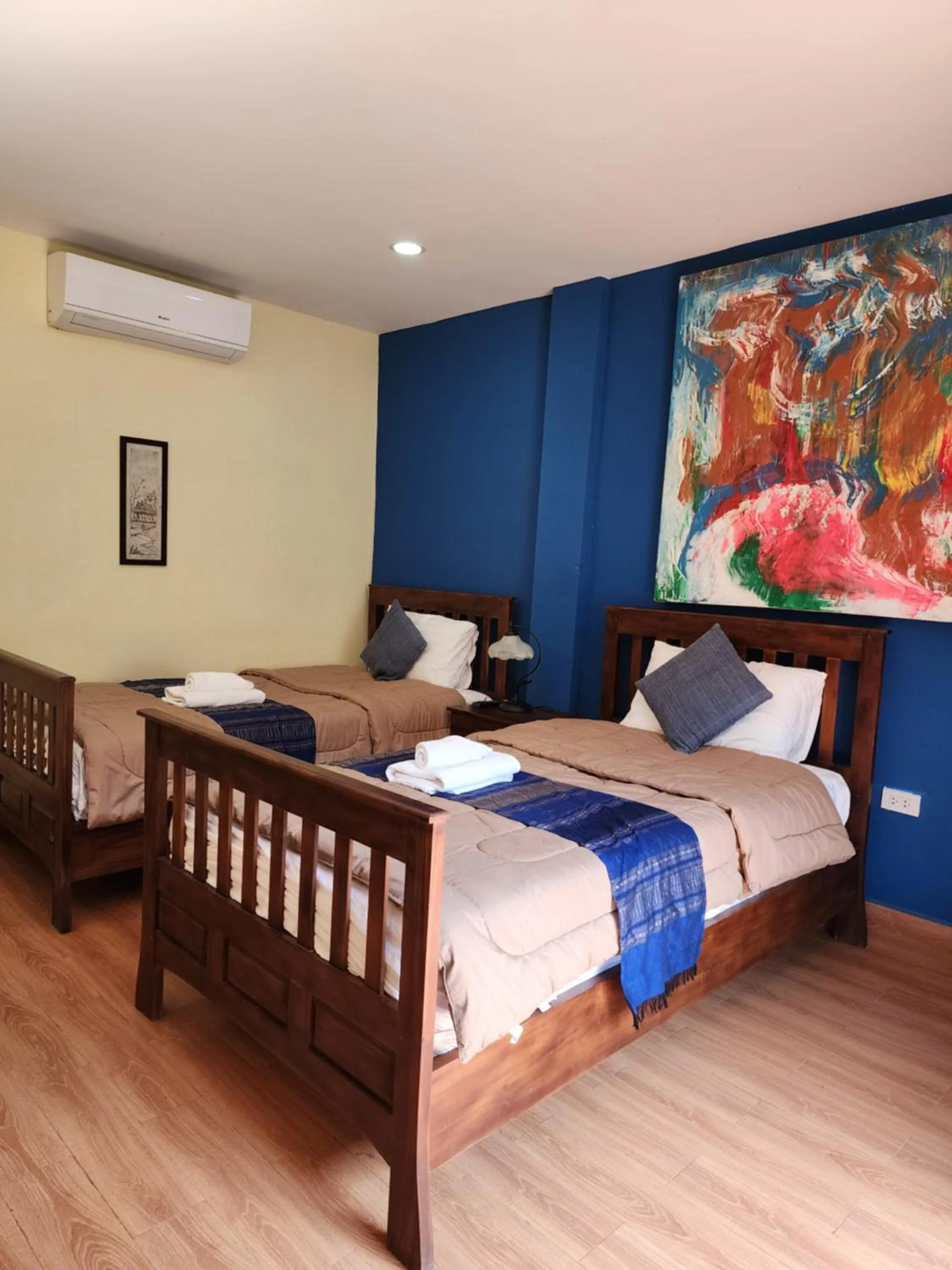 Photo of the whole room in Maison Zen Aphay