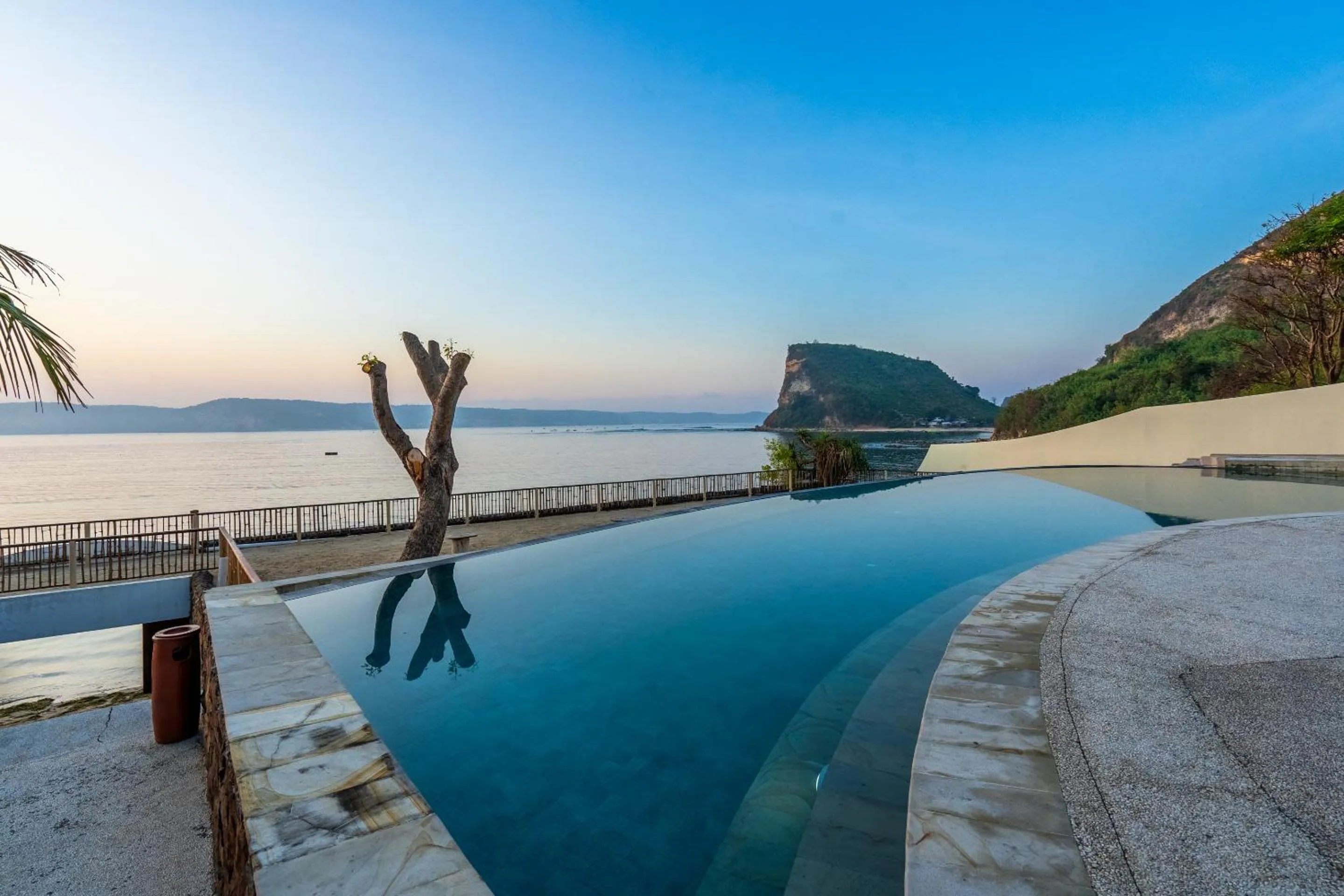 Mountain view in Inlight Lombok Beach Hotel