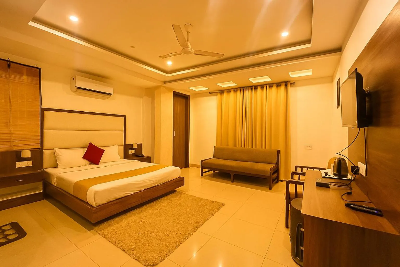 Photo of the whole room in Hotel Cordelia Inn - Swimming Pool & Spa