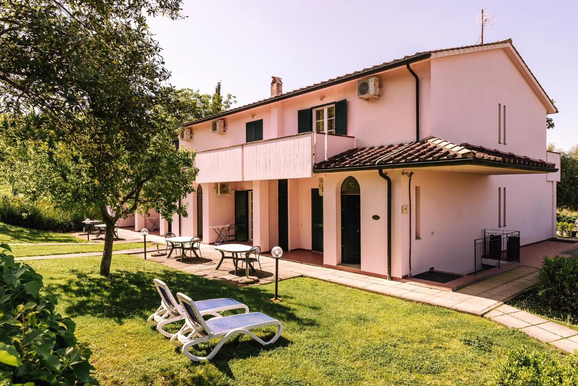 Property building in Massa Vecchia