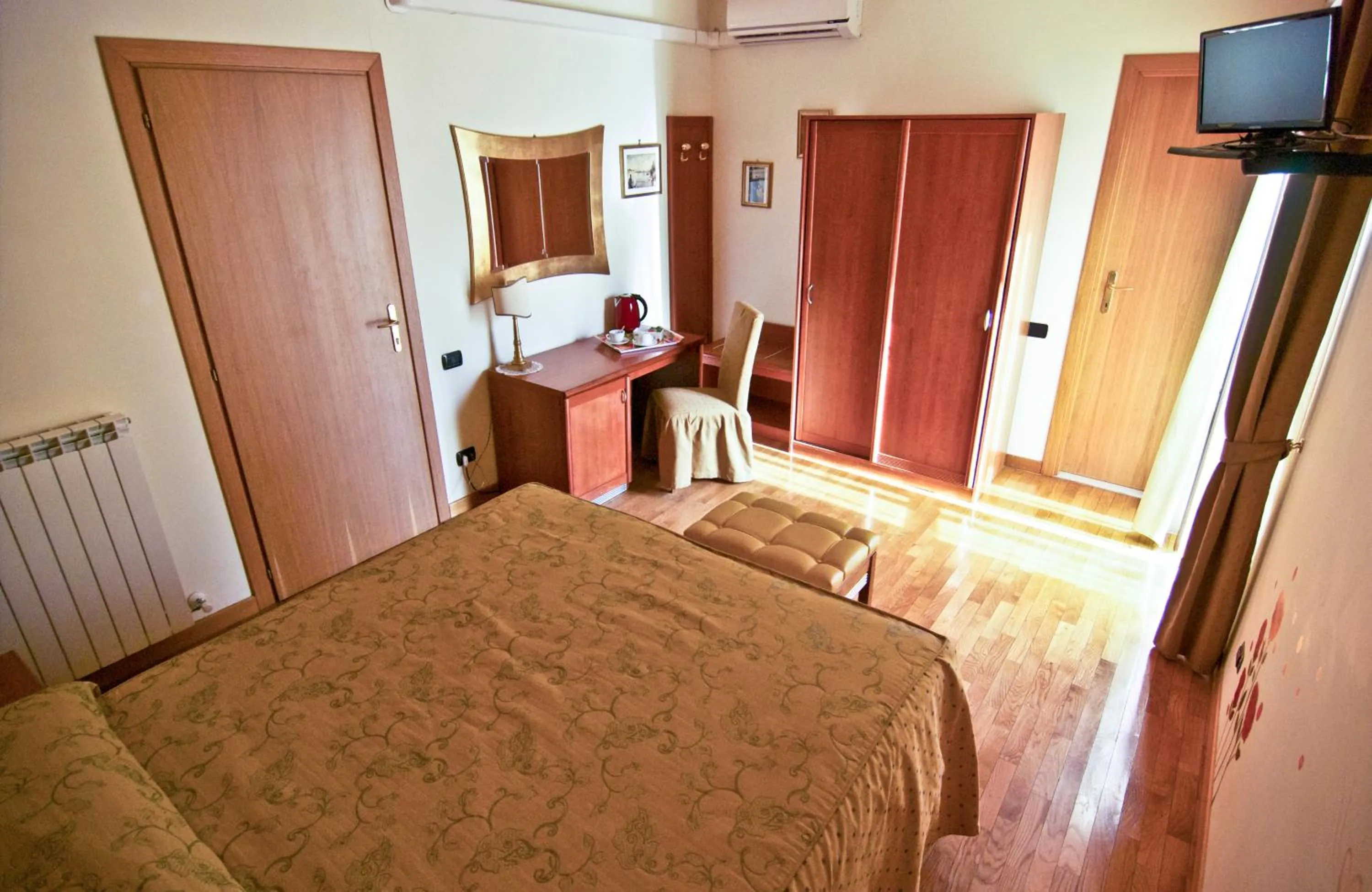 Bed in Hotel Picchio