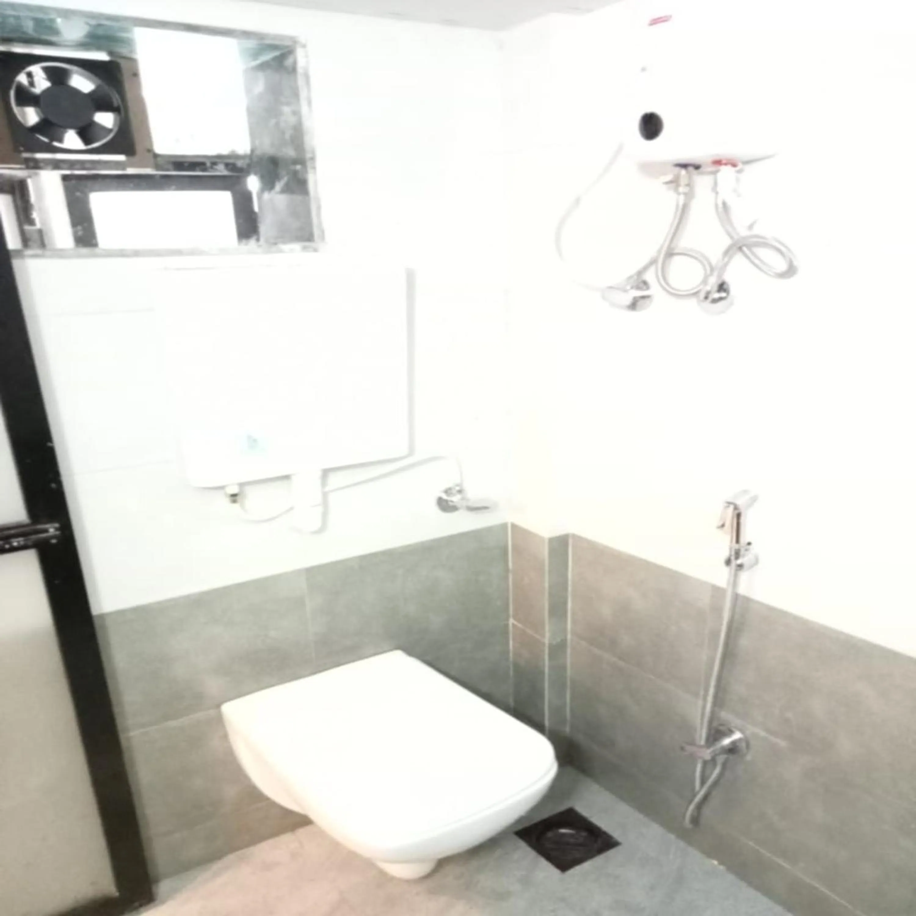 Bathroom in Hotel New Sarah Inn, Andheri West