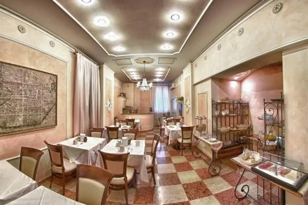 Restaurant/places to eat in Hotel Pedrini