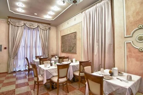 Restaurant/places to eat in Hotel Pedrini