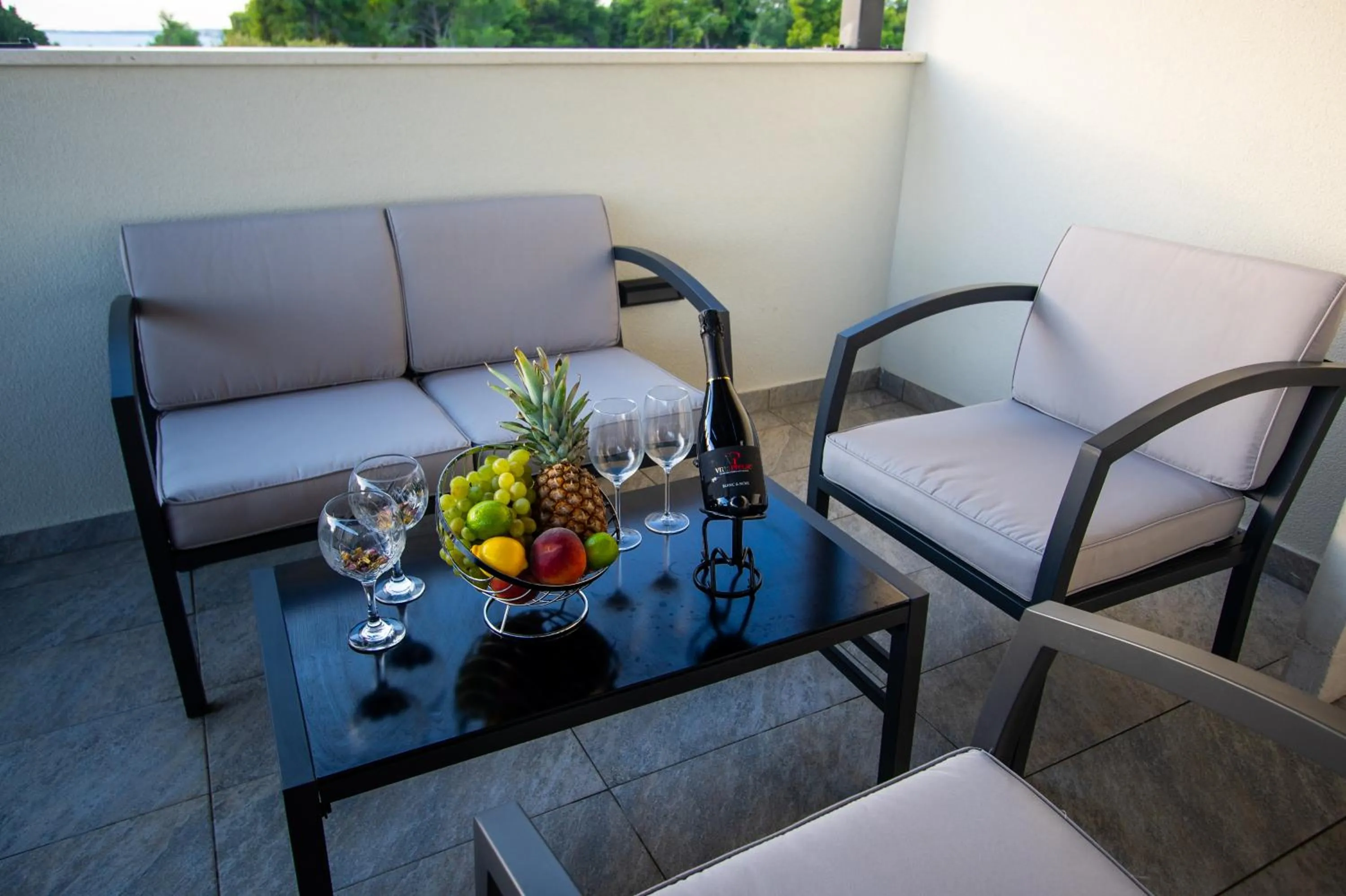Azzurro apartment - with private rooftop jacuzzi
