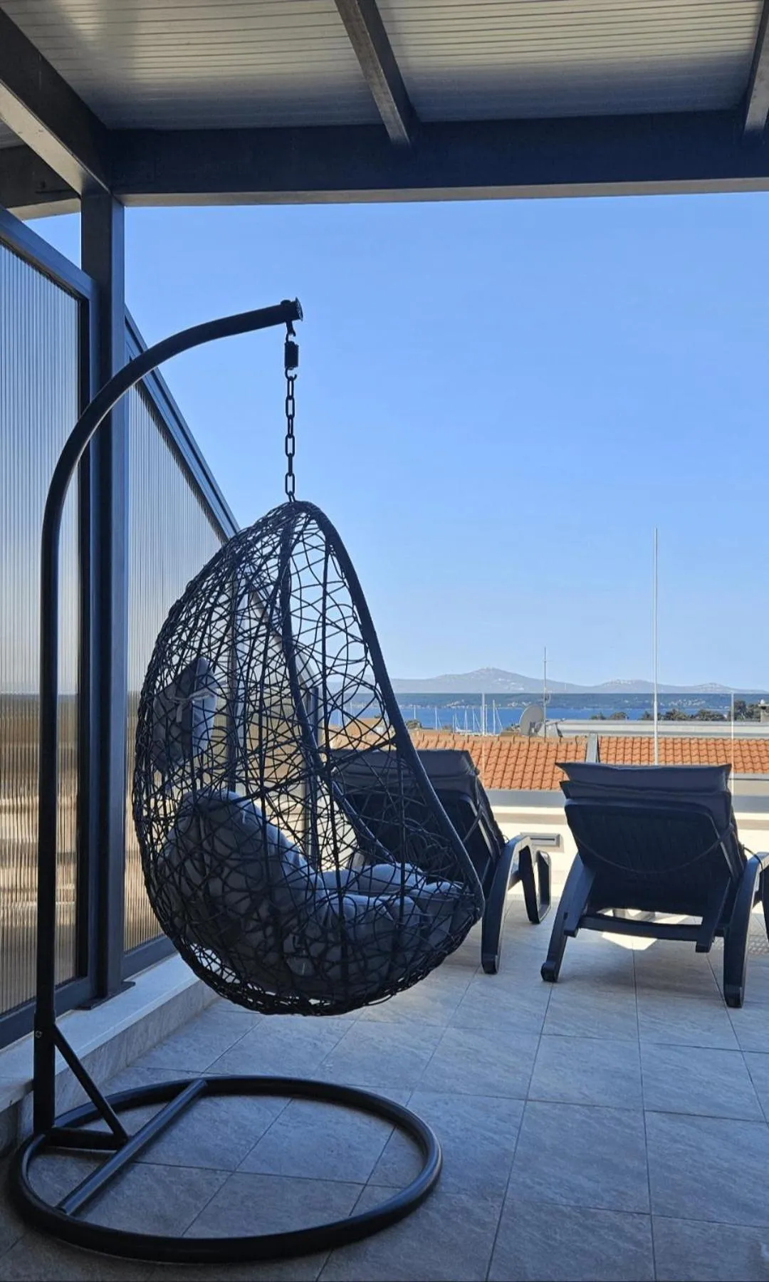 Azzurro apartment - with private rooftop jacuzzi