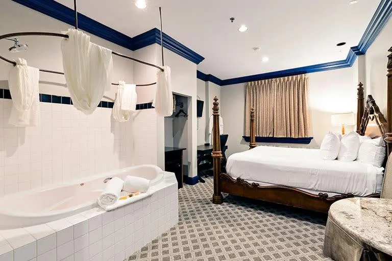 Bed in Chateau Avalon