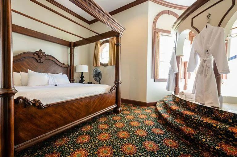 Bed in Chateau Avalon