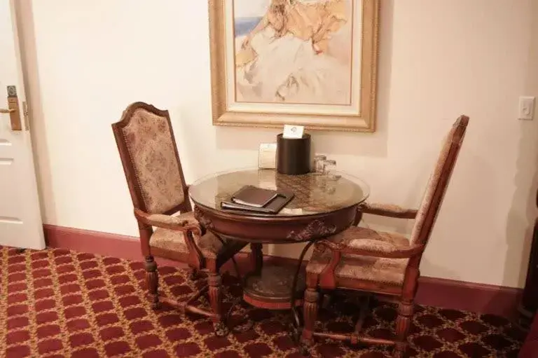 Deluxe King Room - single occupancy in Chateau Avalon Deluxe King Room - single occupancy in Chateau Avalon