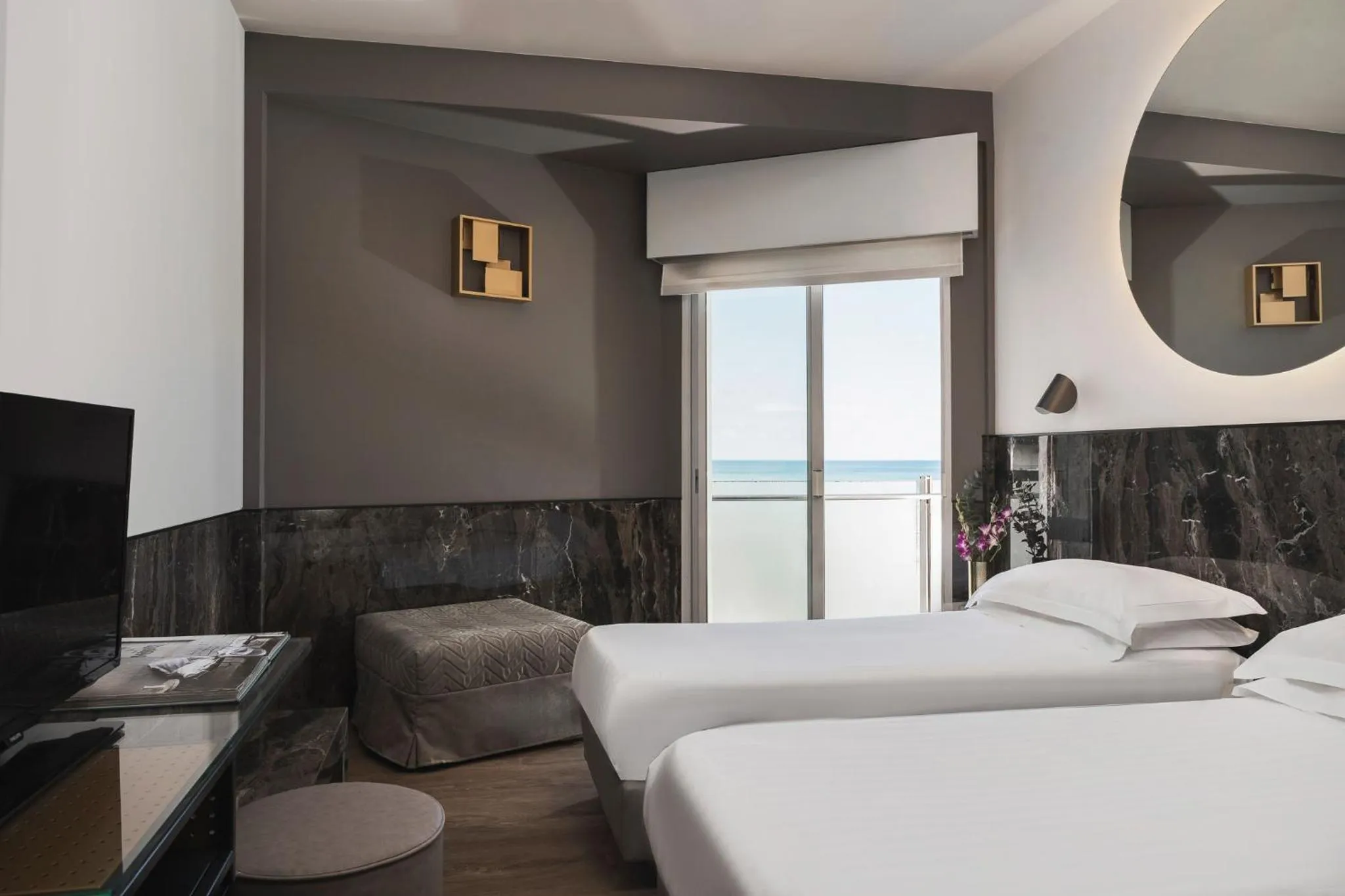 Bed in Hotel Michelangelo