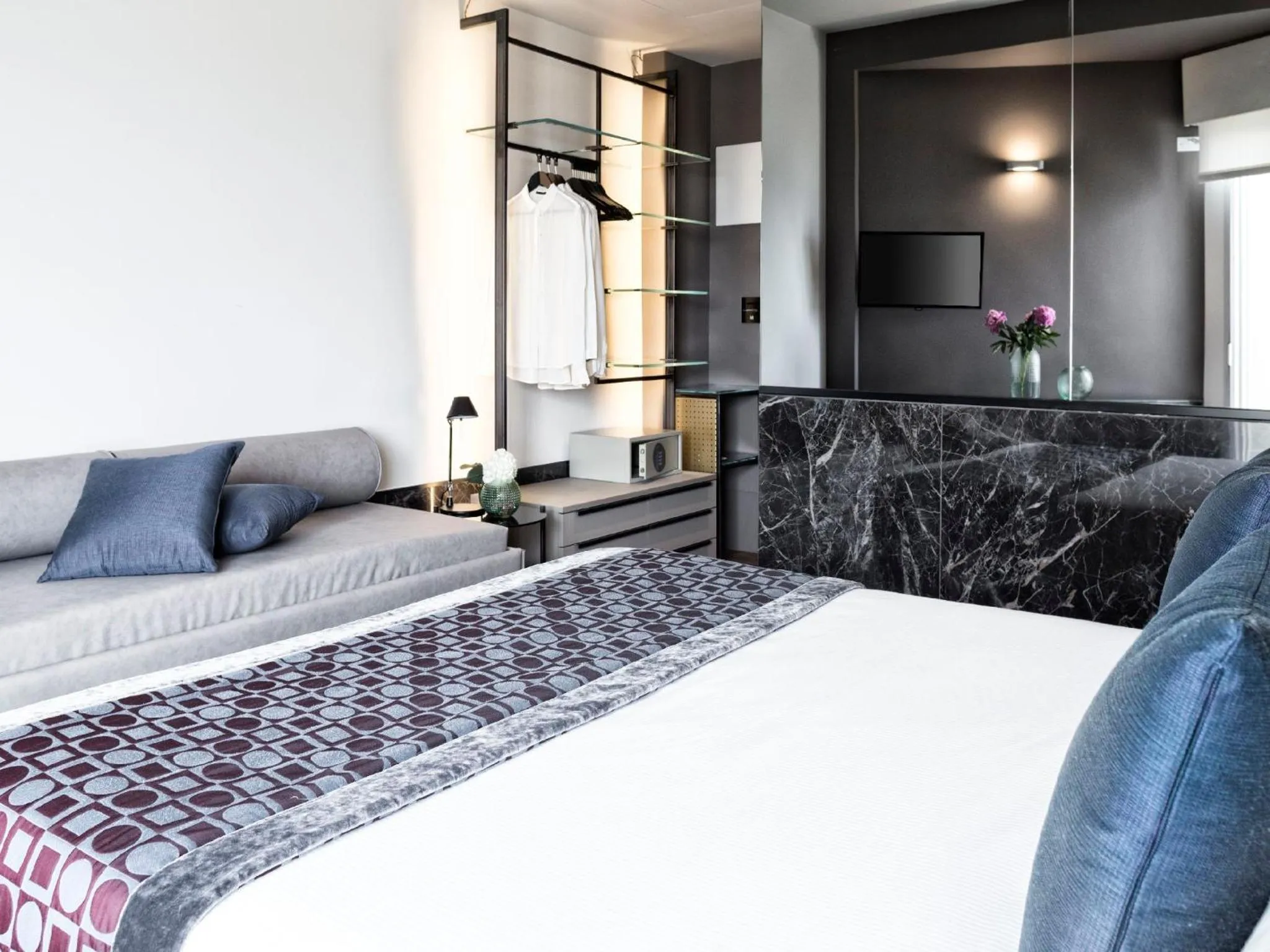 Bed in Hotel Michelangelo