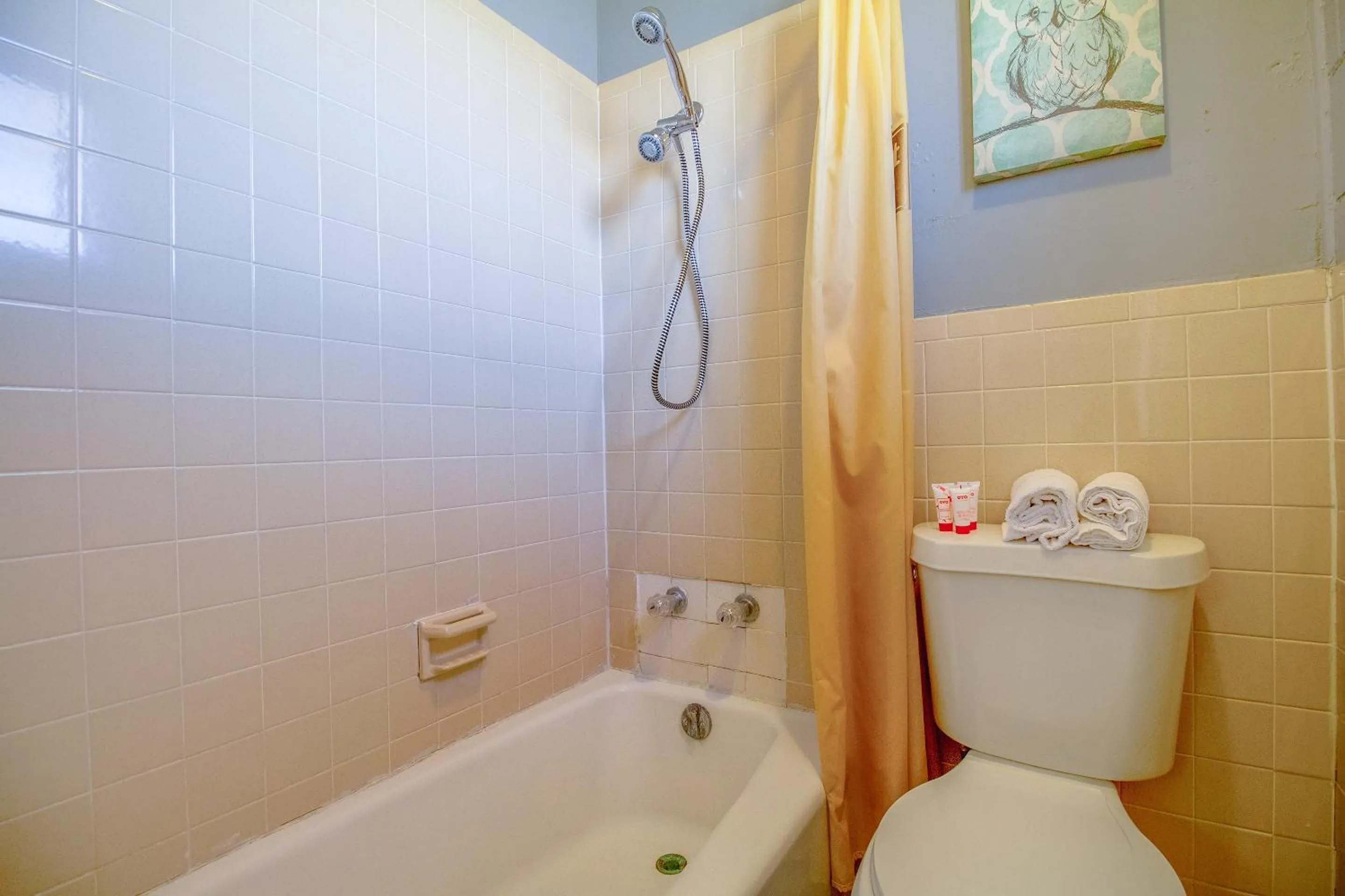 Bathroom in Wheeler Inn Texas, US - 83 By OYO