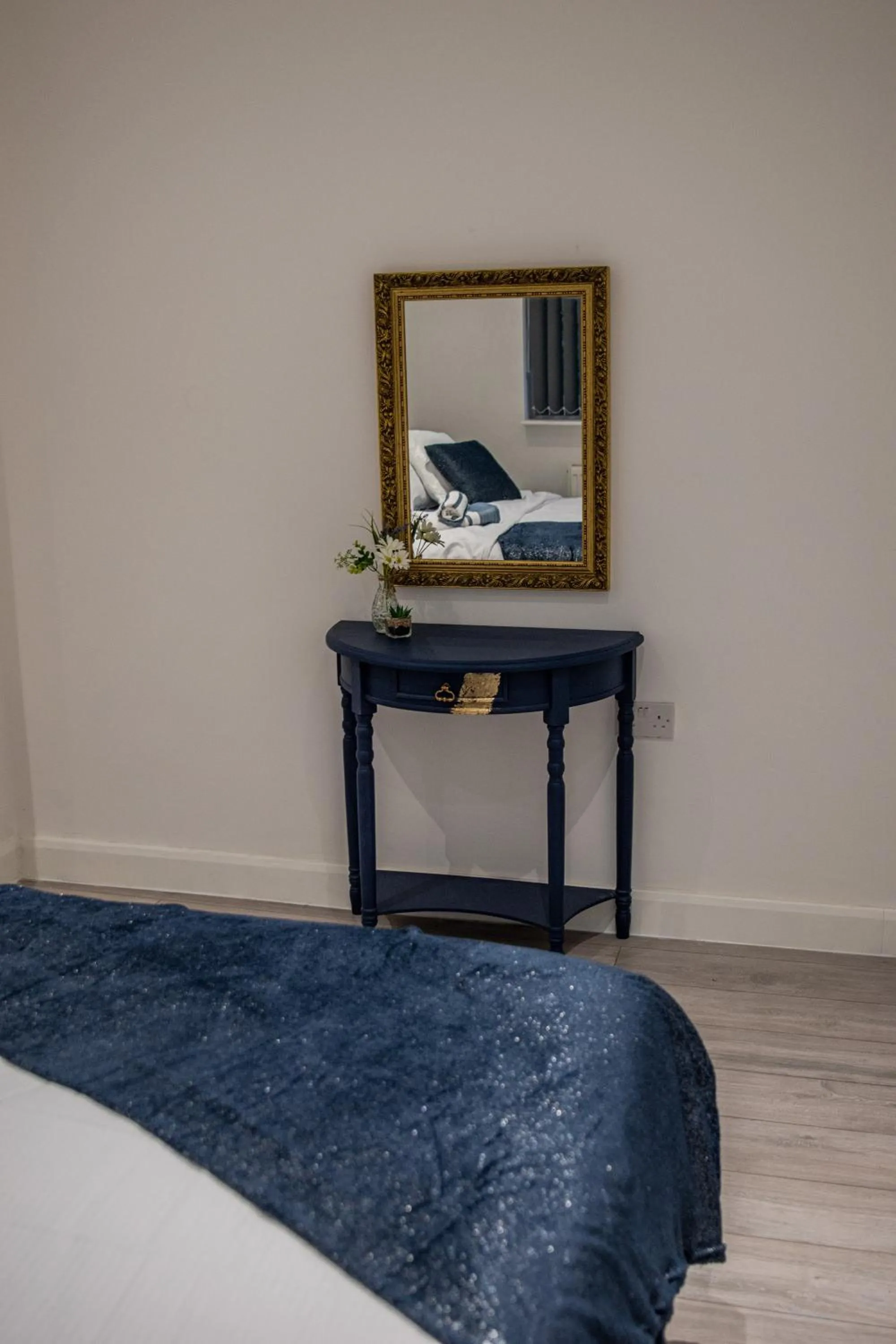 Bedroom in BV Comfy Spacious 3 Bedroom House At Tatton Street Manchester