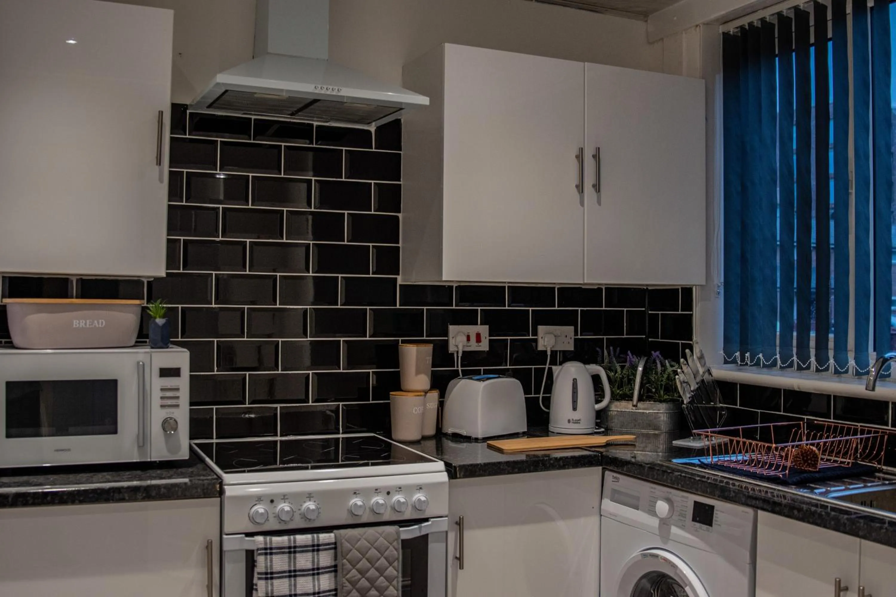 Kitchen or kitchenette in BV Comfy Spacious 3 Bedroom House At Tatton Street Manchester