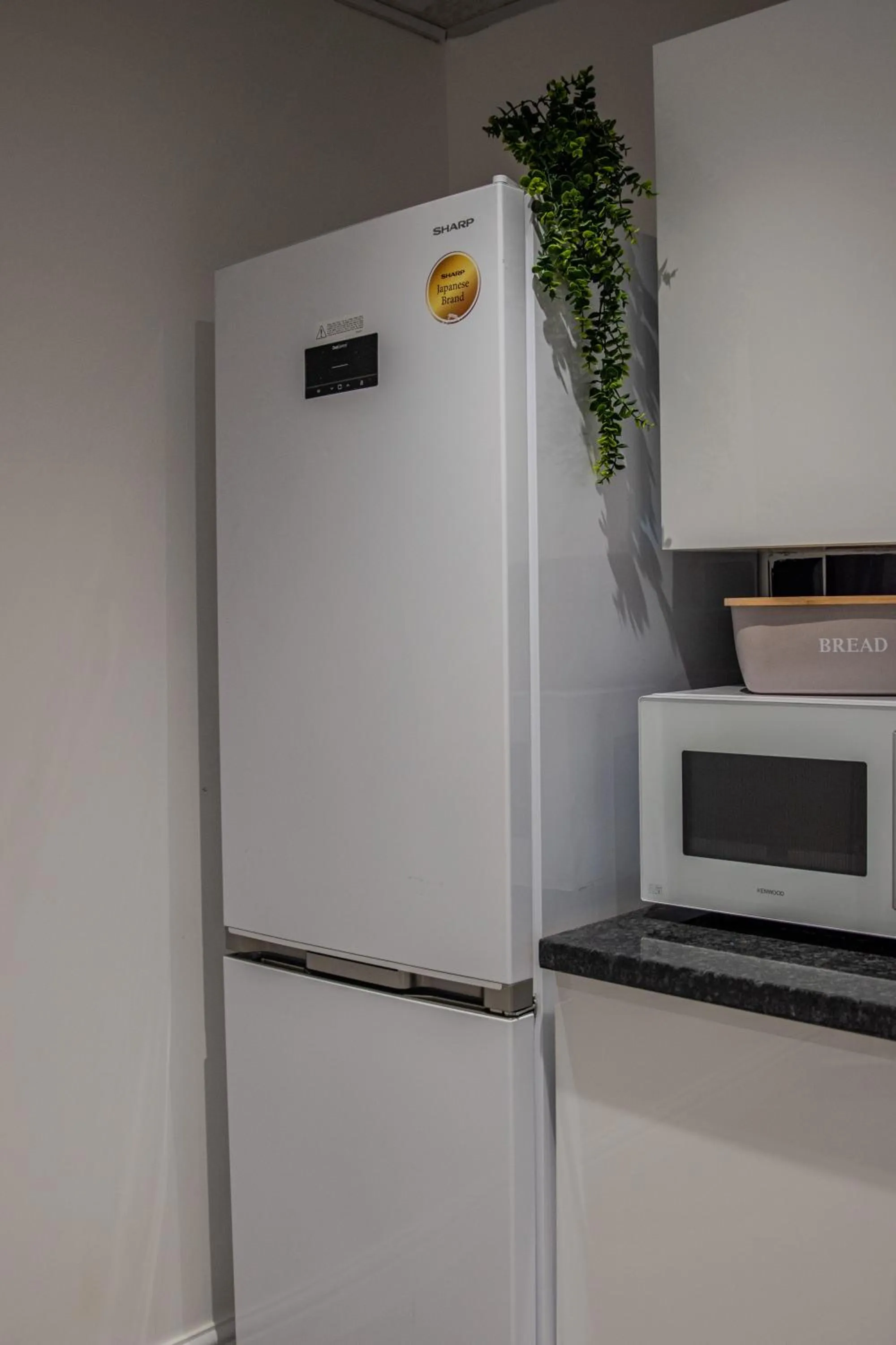 Kitchen or kitchenette in BV Comfy Spacious 3 Bedroom House At Tatton Street Manchester