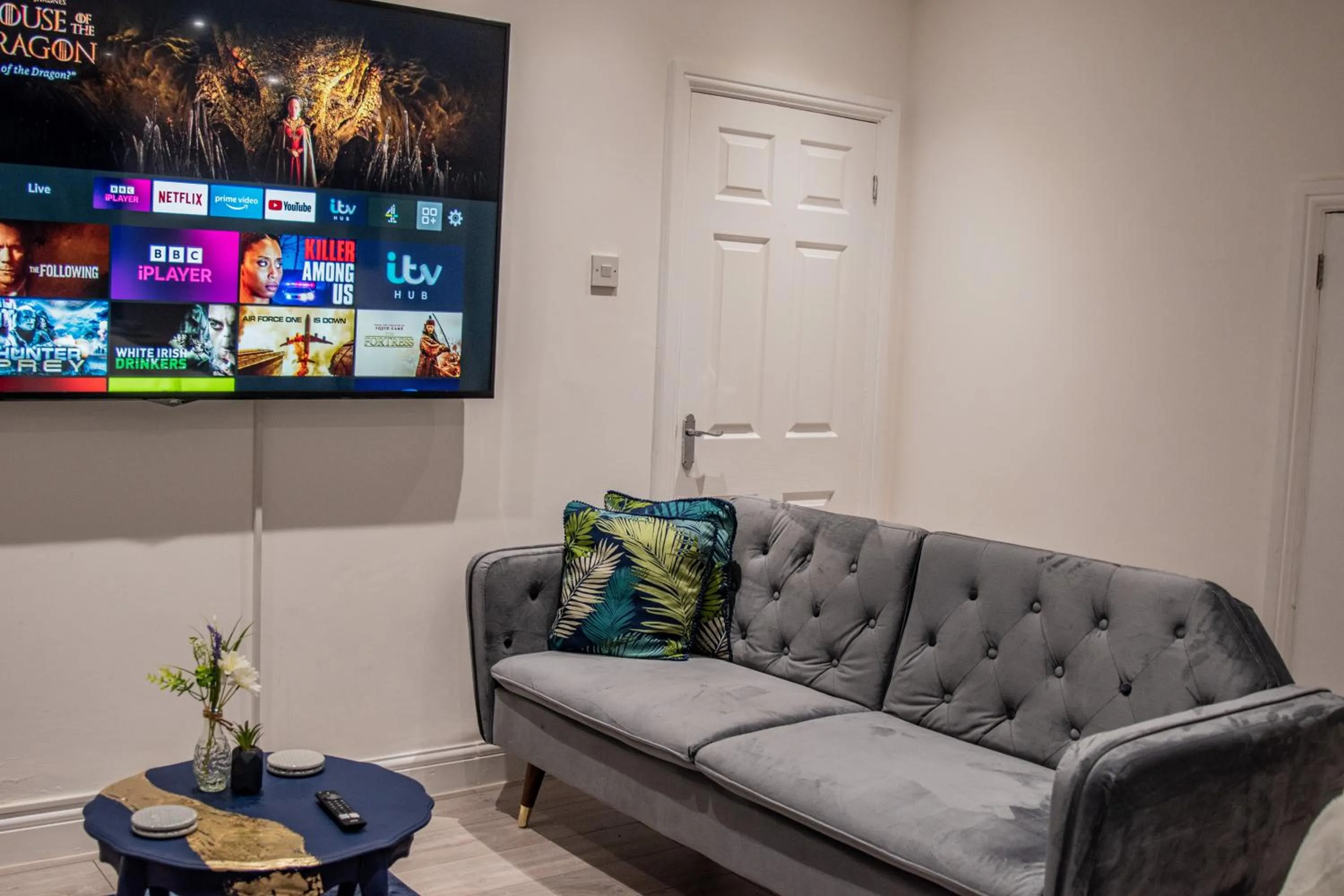 Living room in BV Comfy Spacious 3 Bedroom House At Tatton Street Manchester