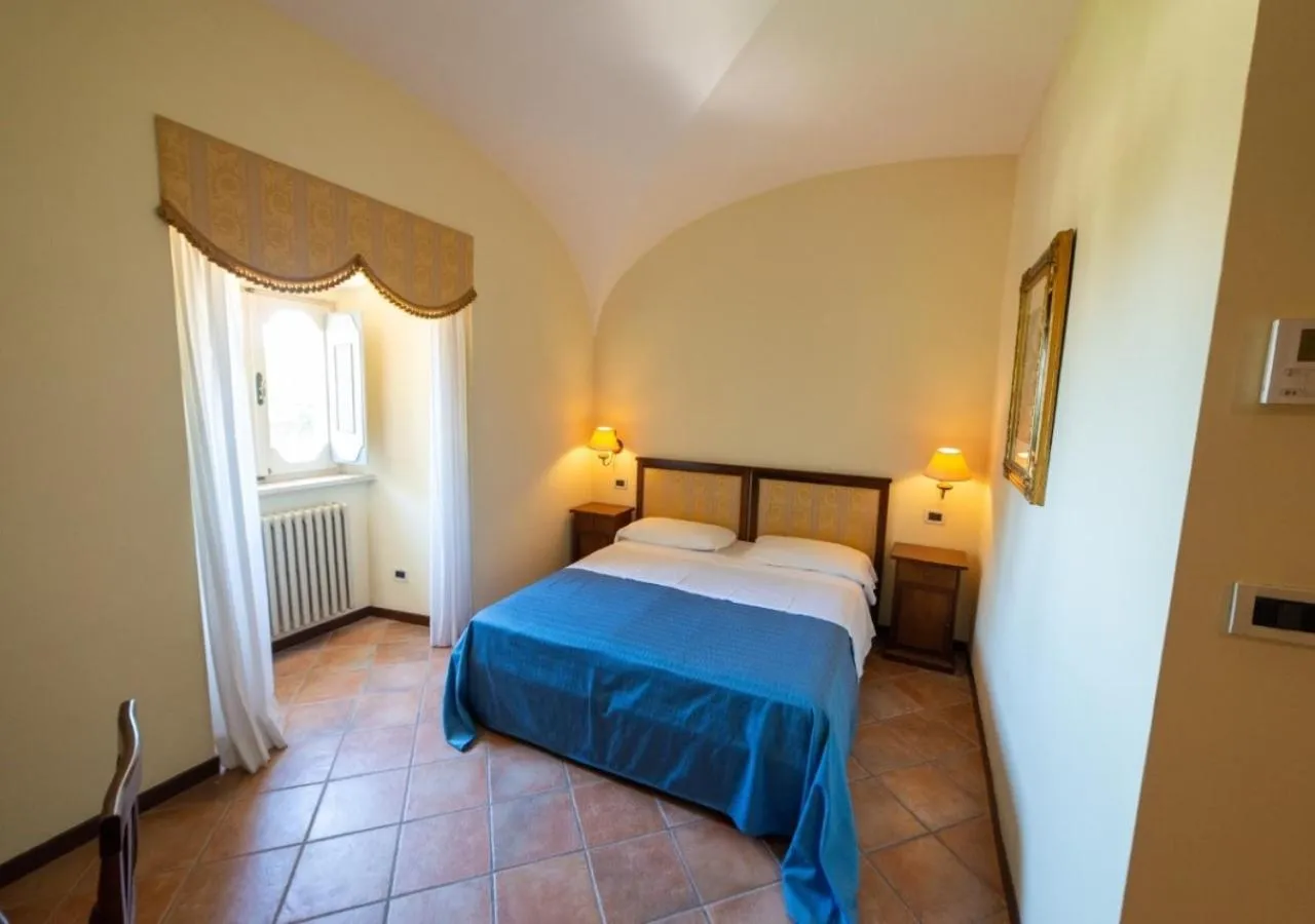 Bedroom, Bed in Villa Tuscolana