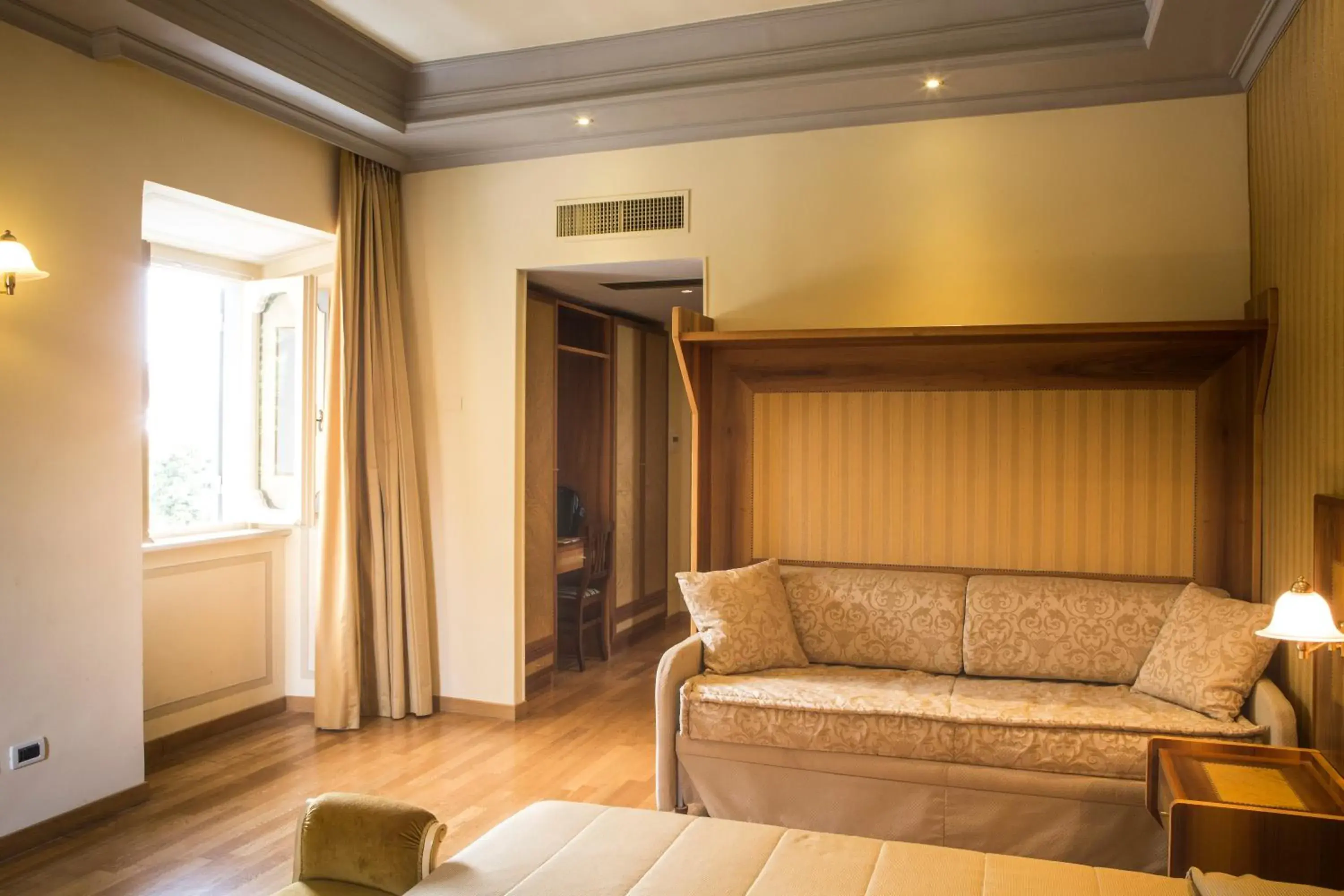 Bedroom in Villa Tuscolana Bedroom in Villa Tuscolana