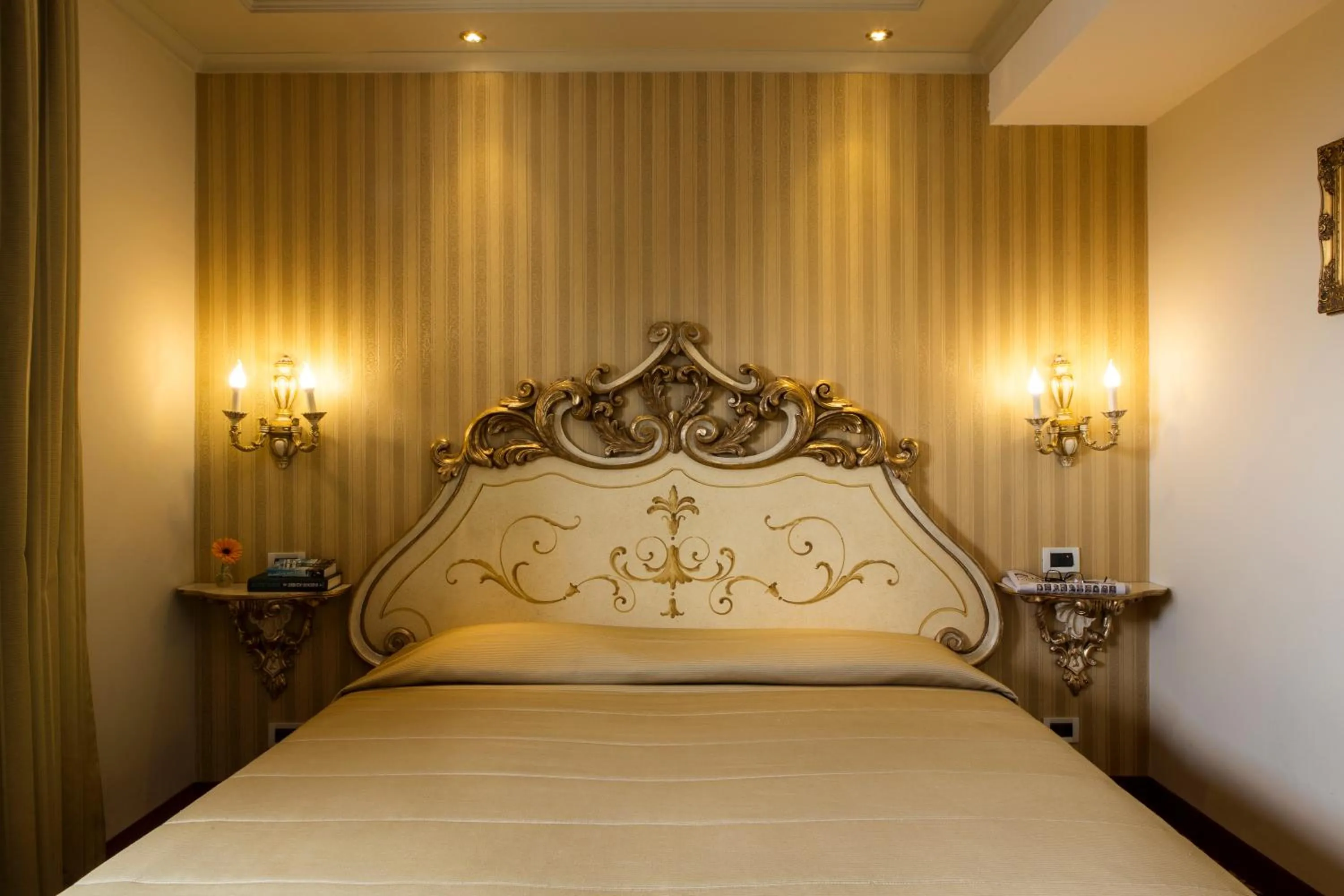 Bedroom, Bed in Villa Tuscolana