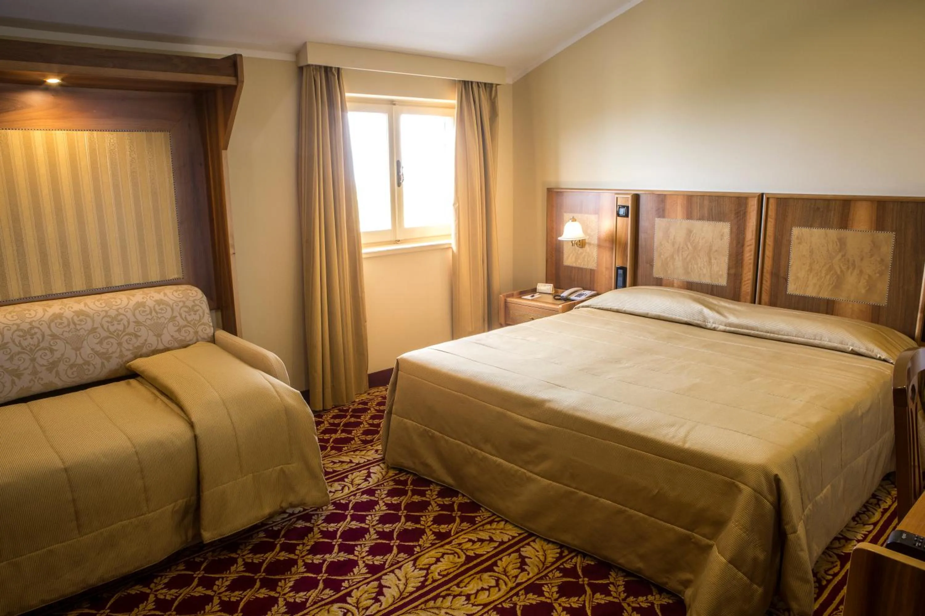 Bedroom, Bed in Villa Tuscolana