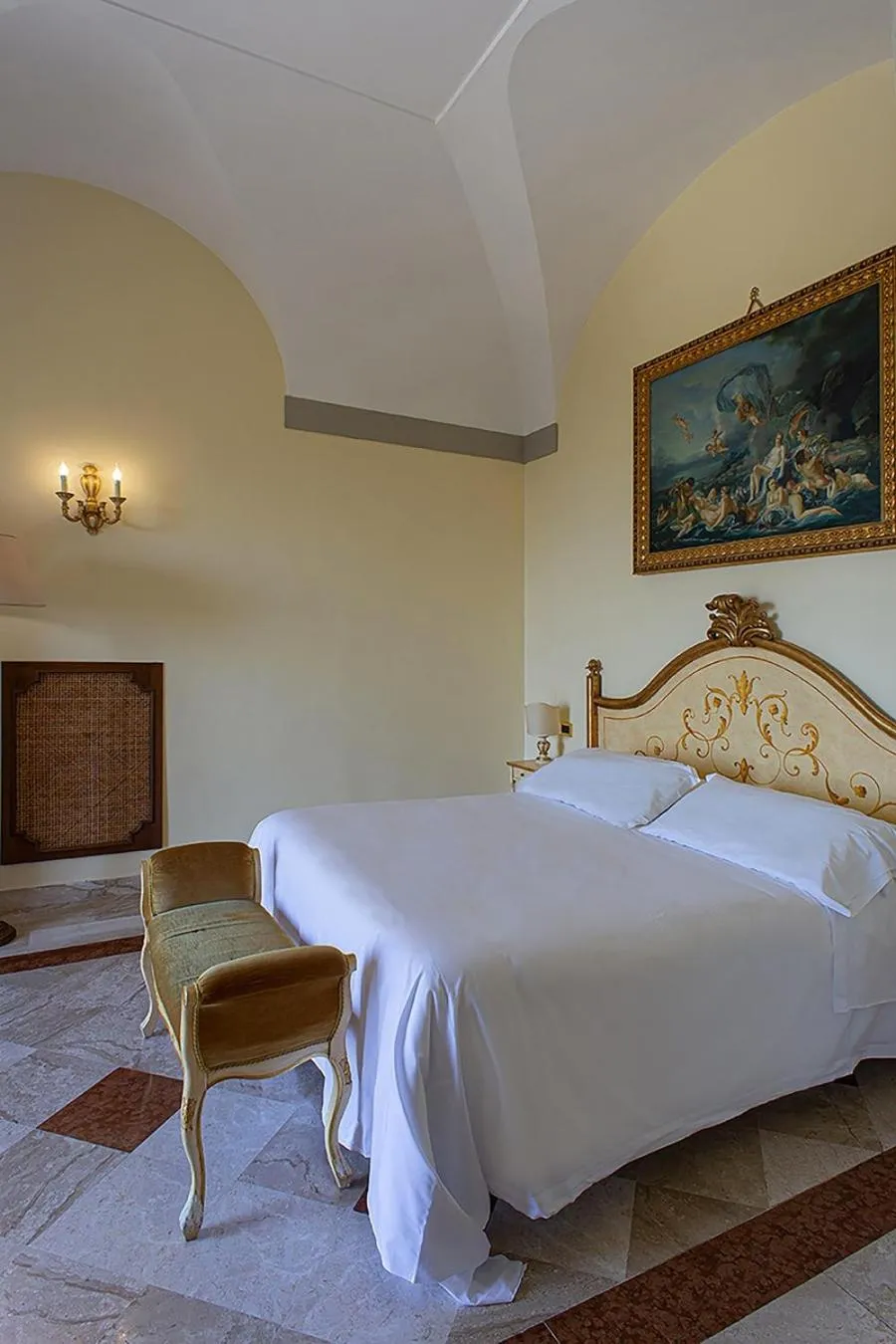 Bedroom, Bed in Villa Tuscolana