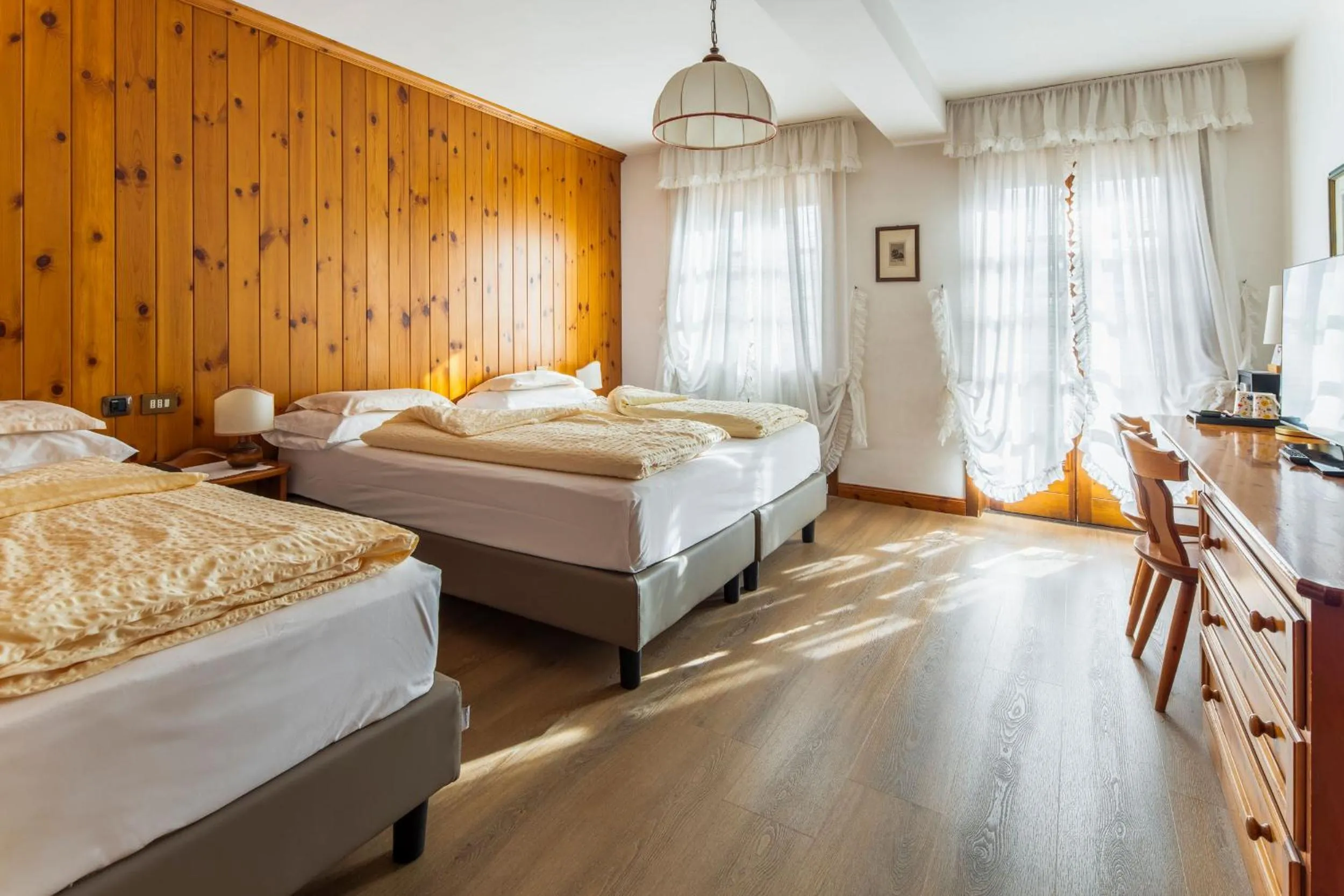 Bedroom, Bed in Hotel Menardi