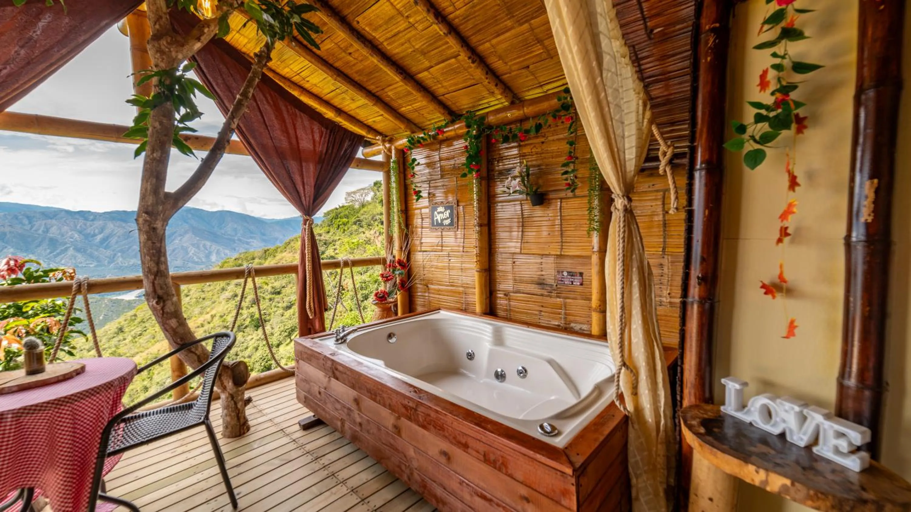 Garden view in Glamping Mirador Santa Fe-Sopetran