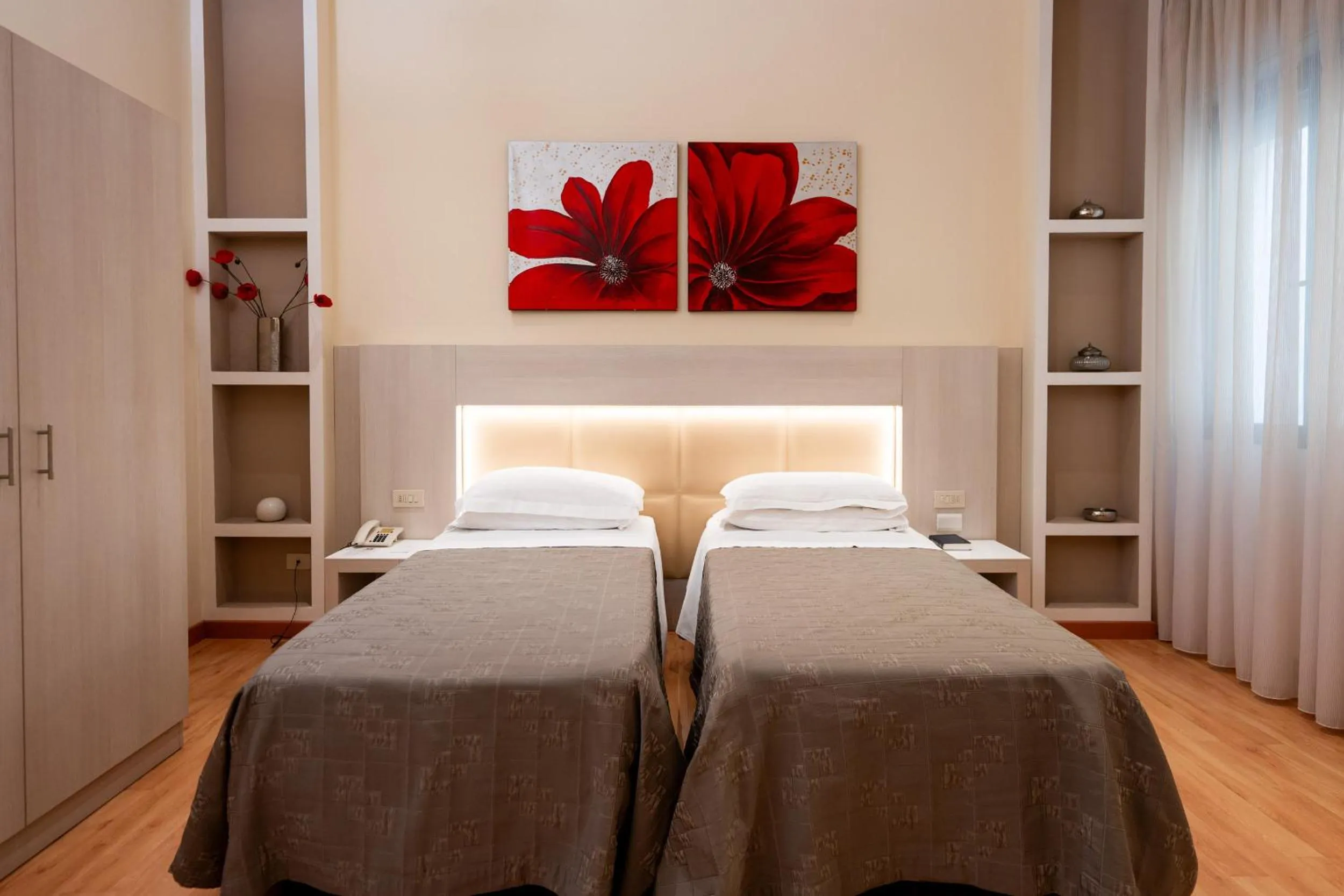 Bedroom, Bed in Hotel Olimpia