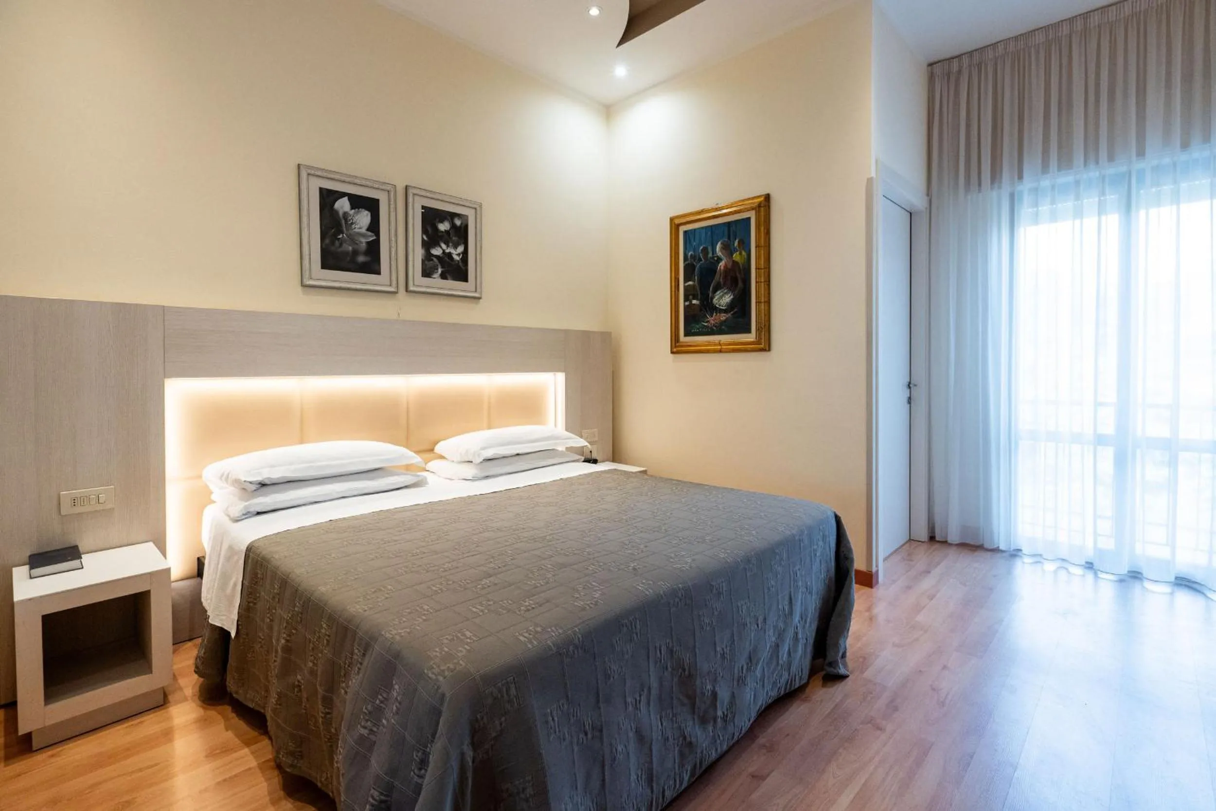 Bedroom, Bed in Hotel Olimpia