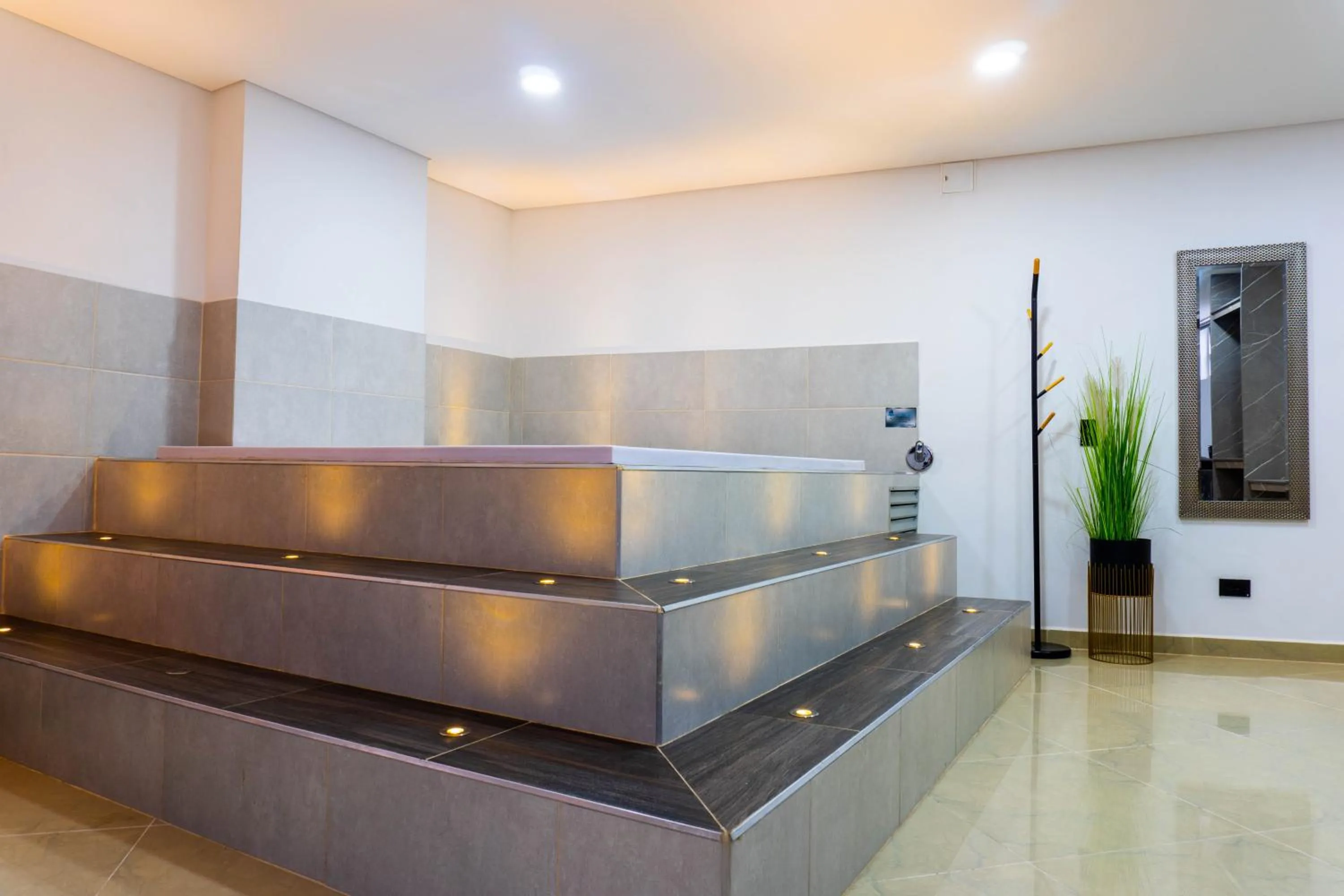 Hotel California City