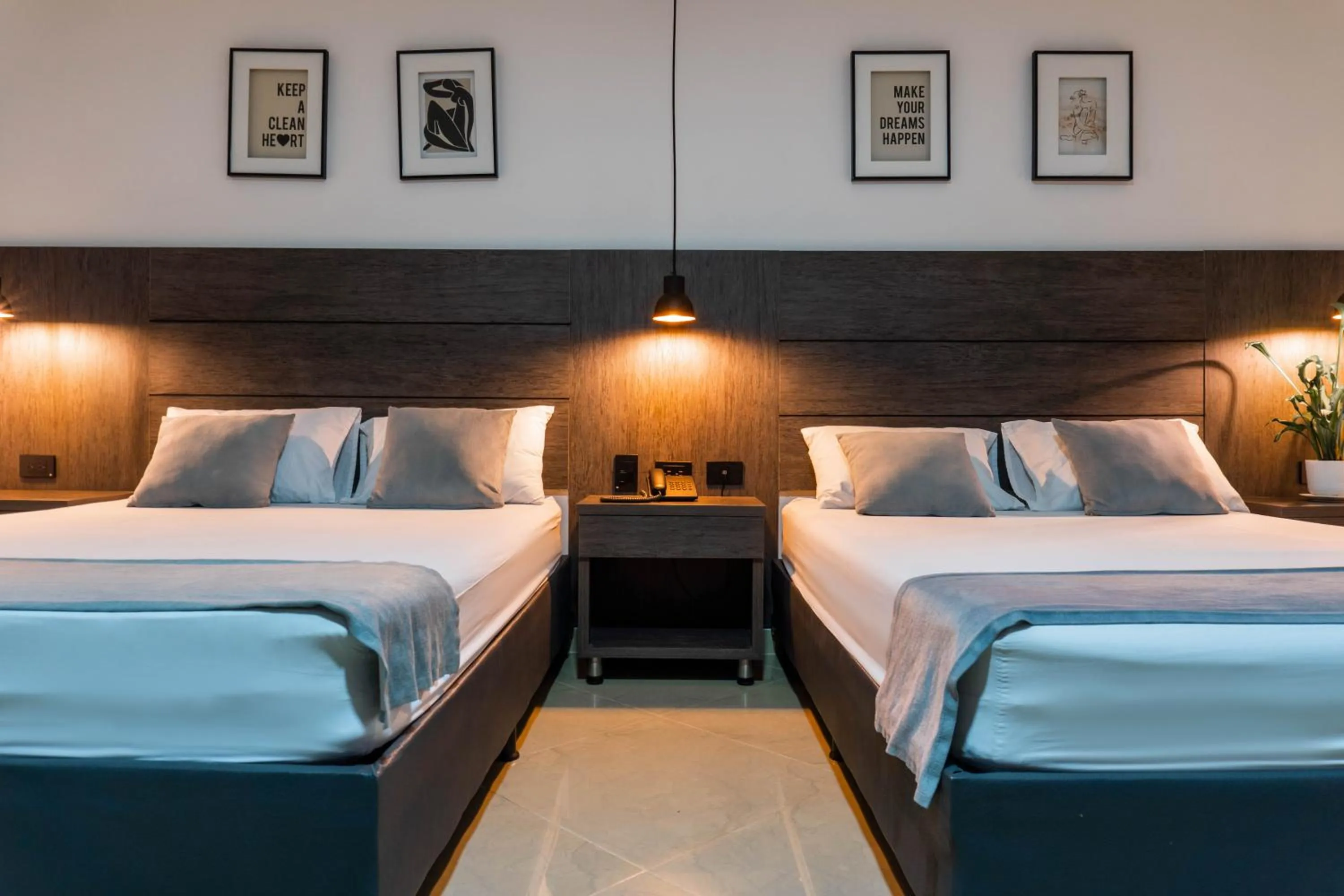 Bed in Hotel California City