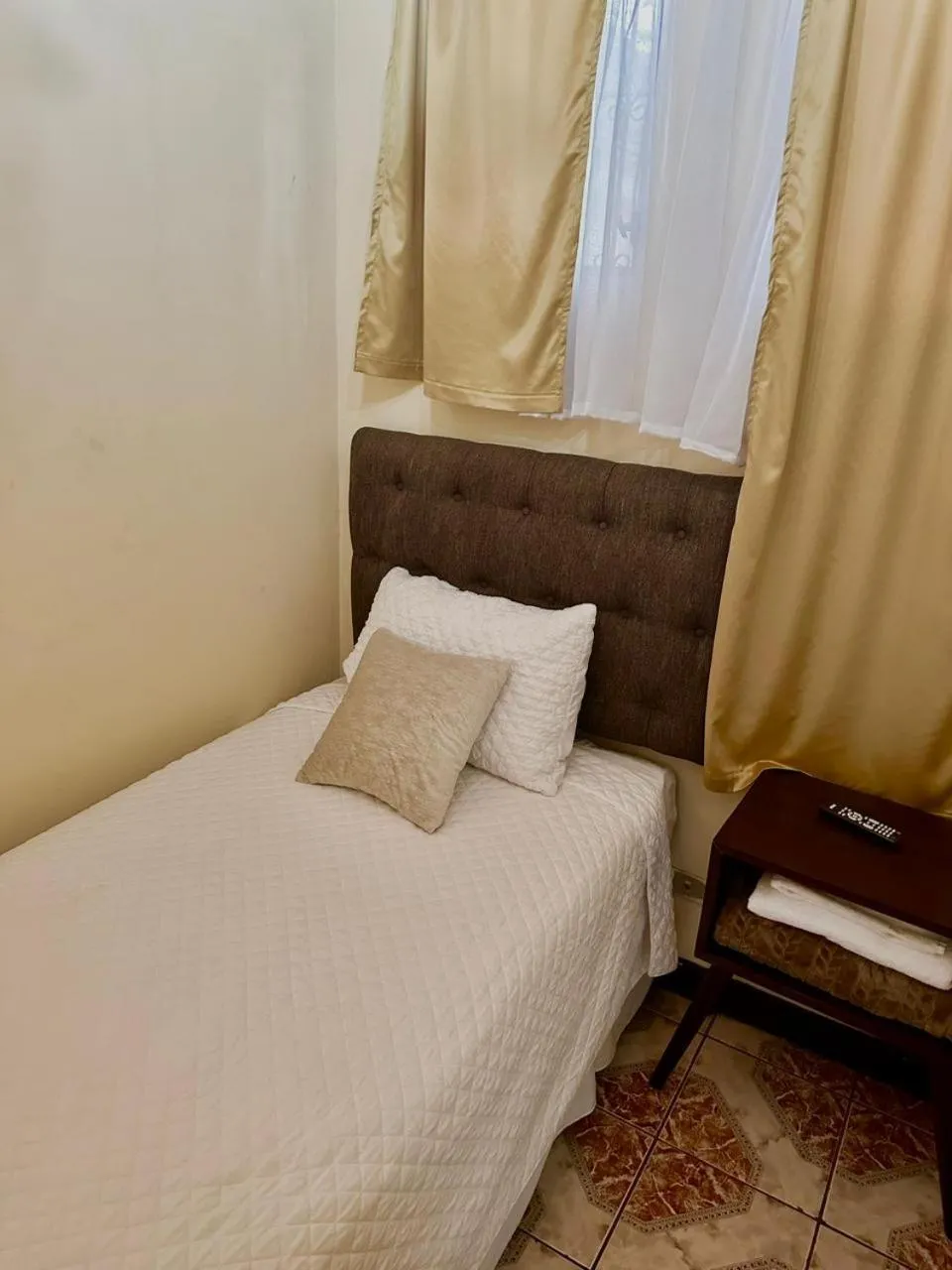 Single Room with Shared Bathroom in Real Marquez Hotel