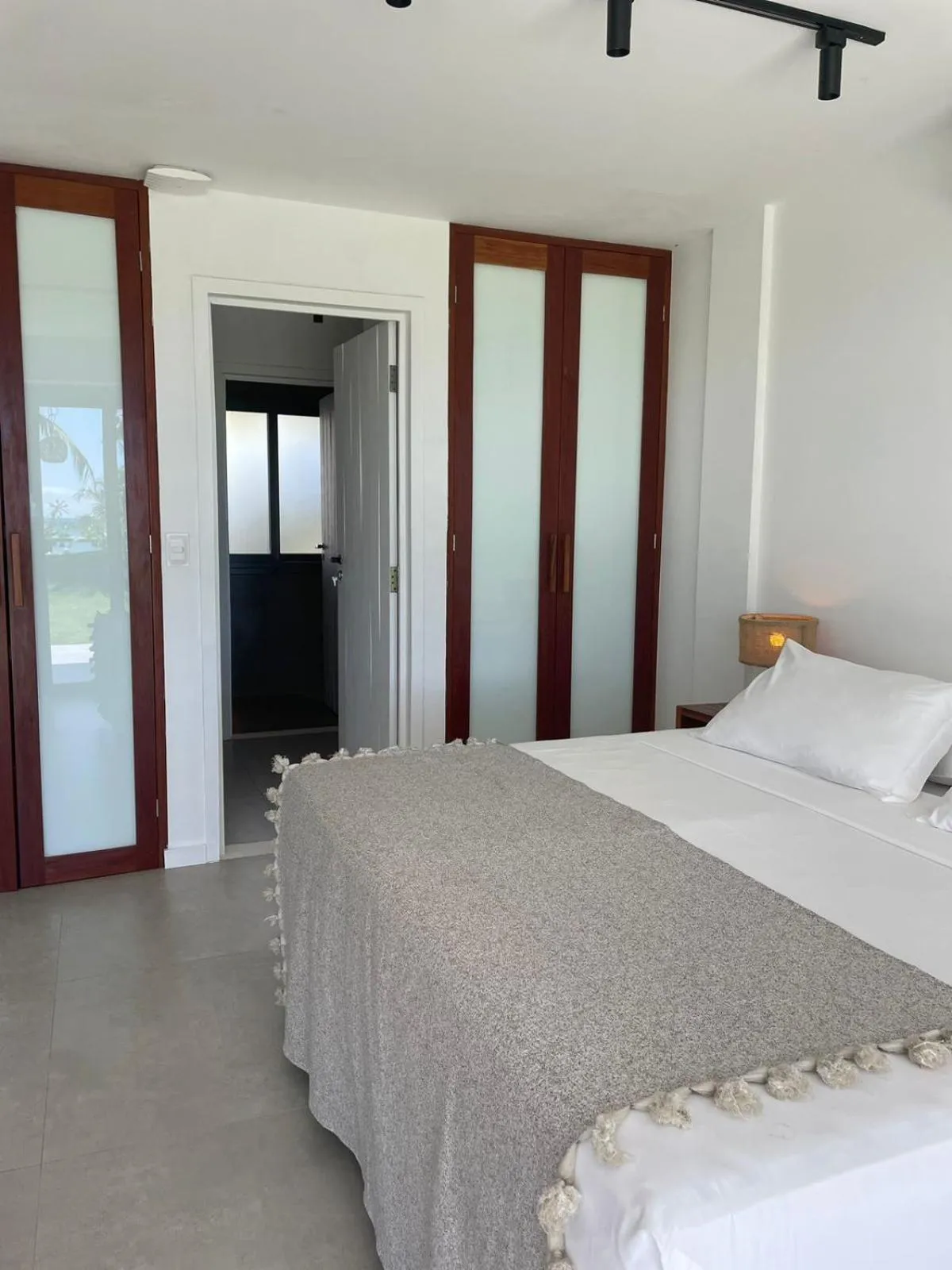 Bedroom, Bed in Club de Mar Condo Hotel