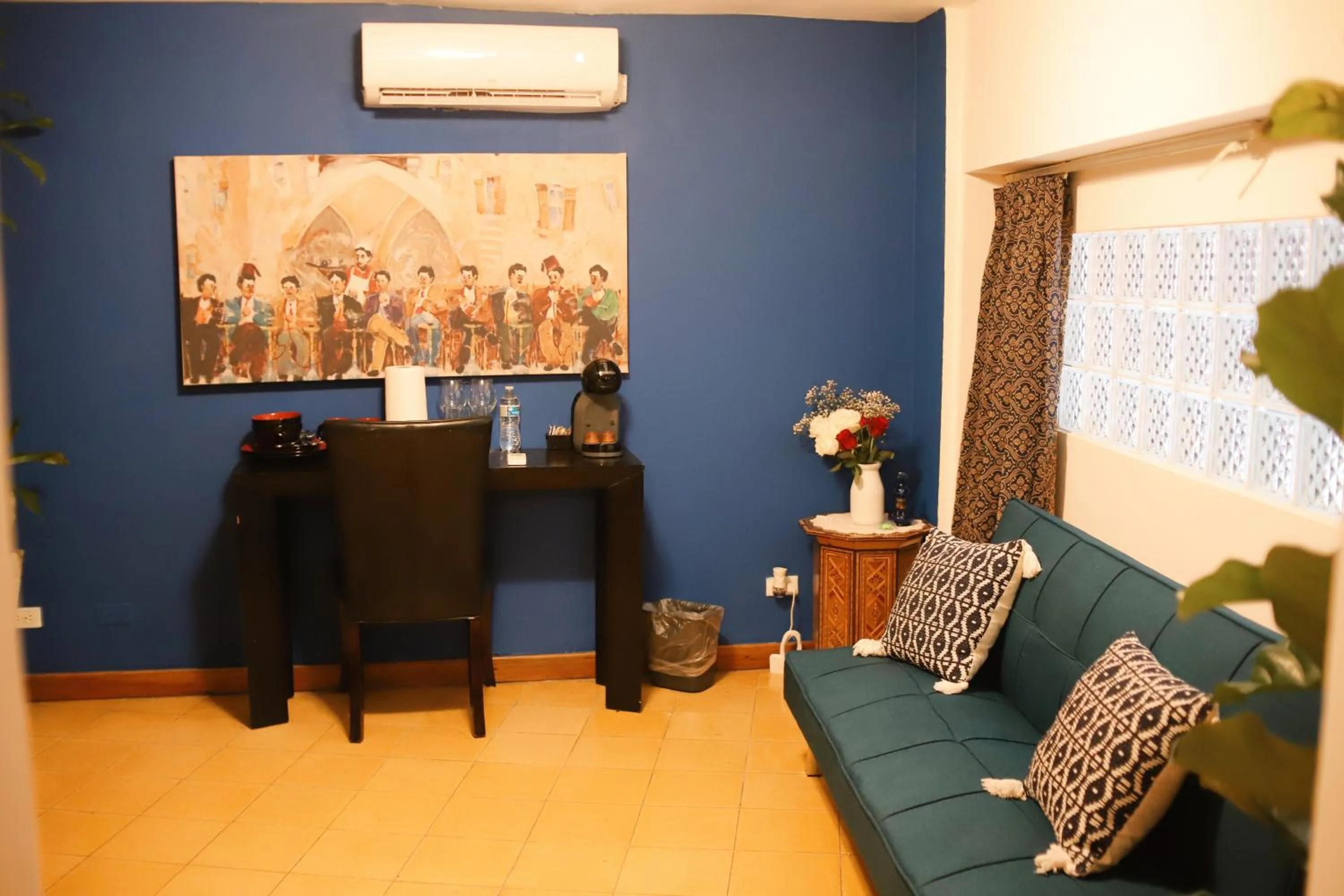 Living room in Oasis Hotel